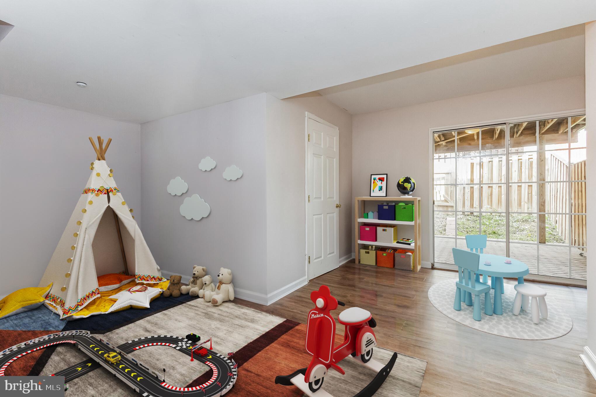 WILLOWS OF POTOMAC - Residential