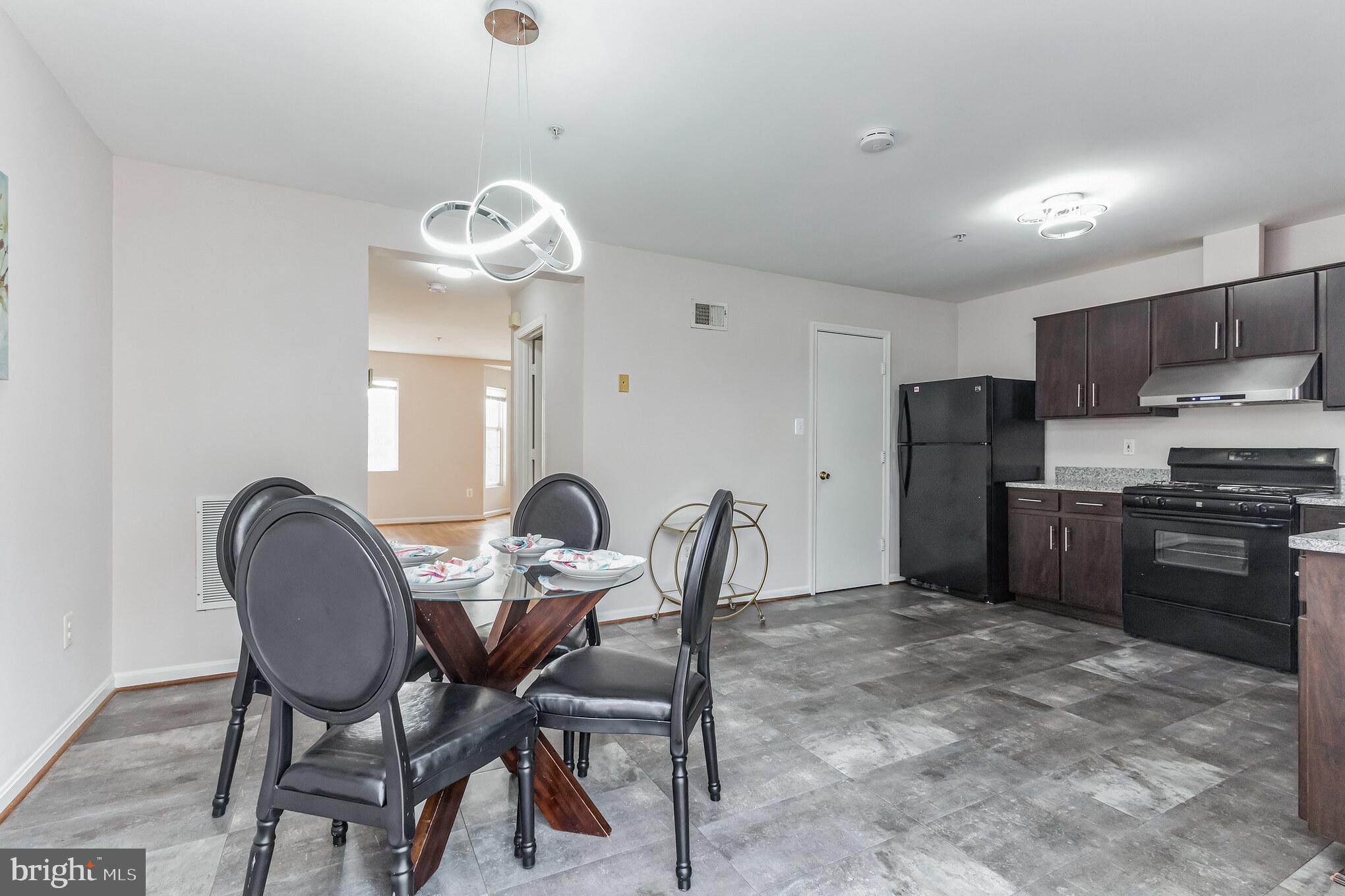 WILLOWS OF POTOMAC - Residential