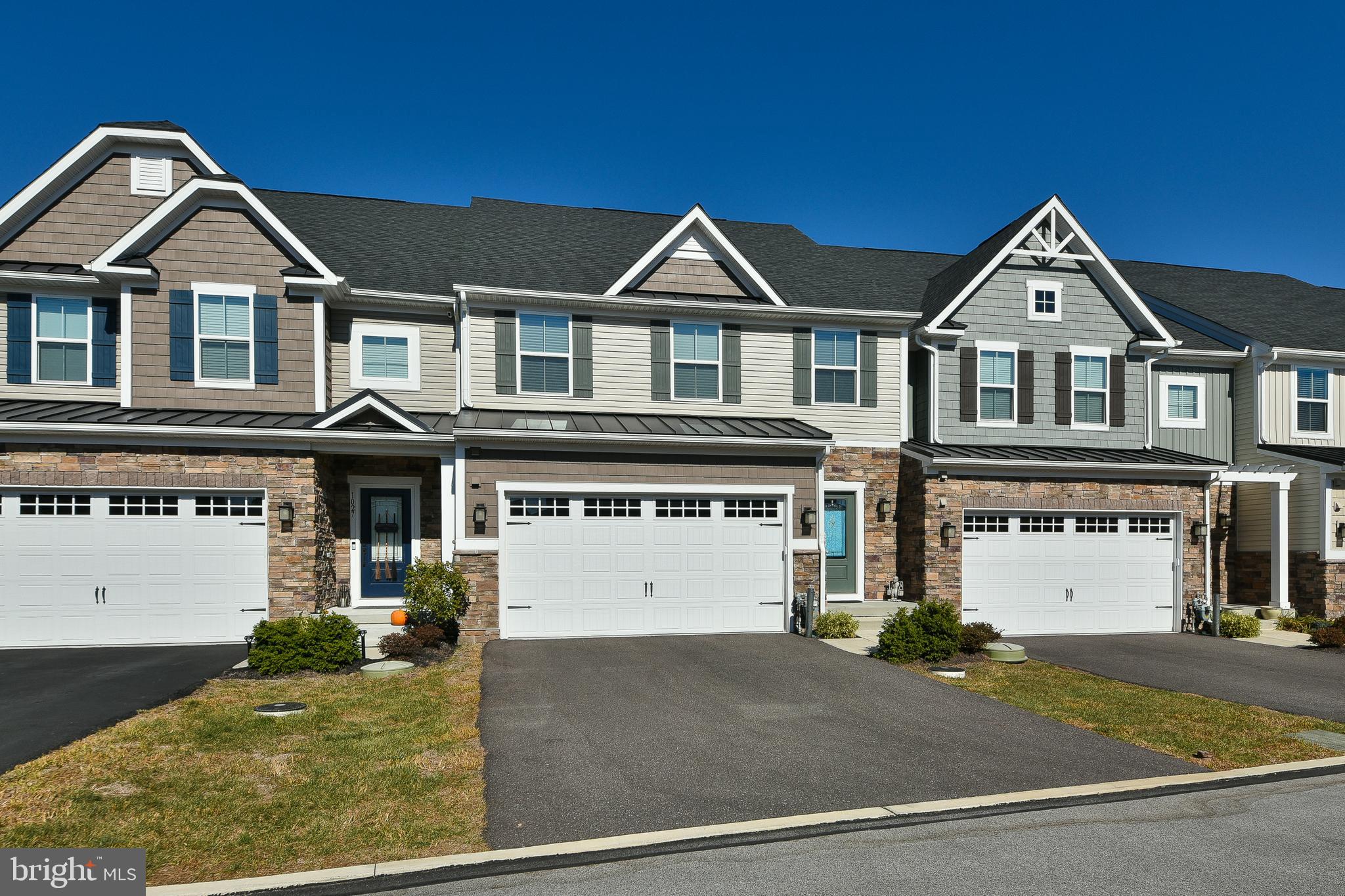 OVERLOOK AT CREEKSIDE - Residential