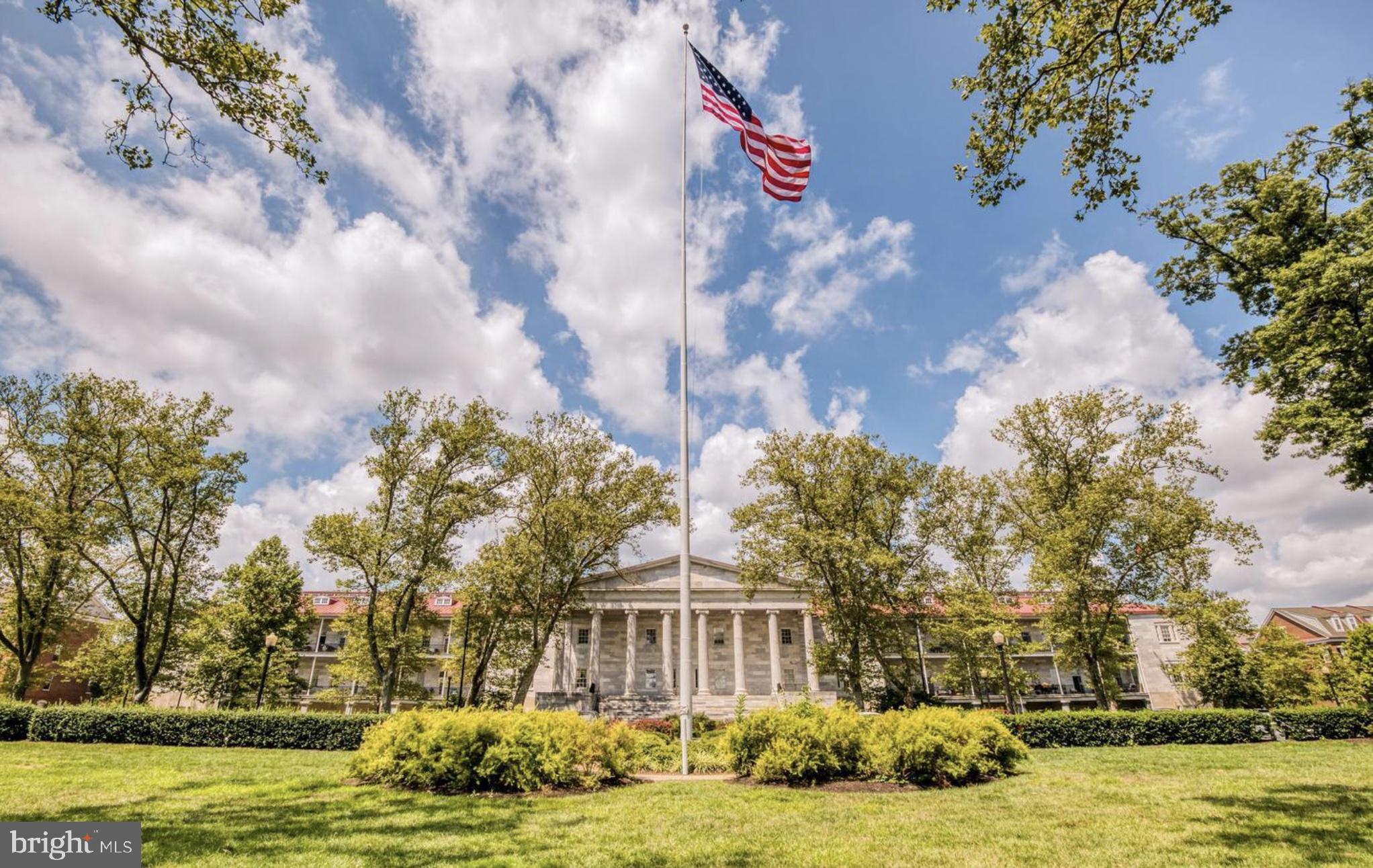 NAVAL SQUARE - Residential