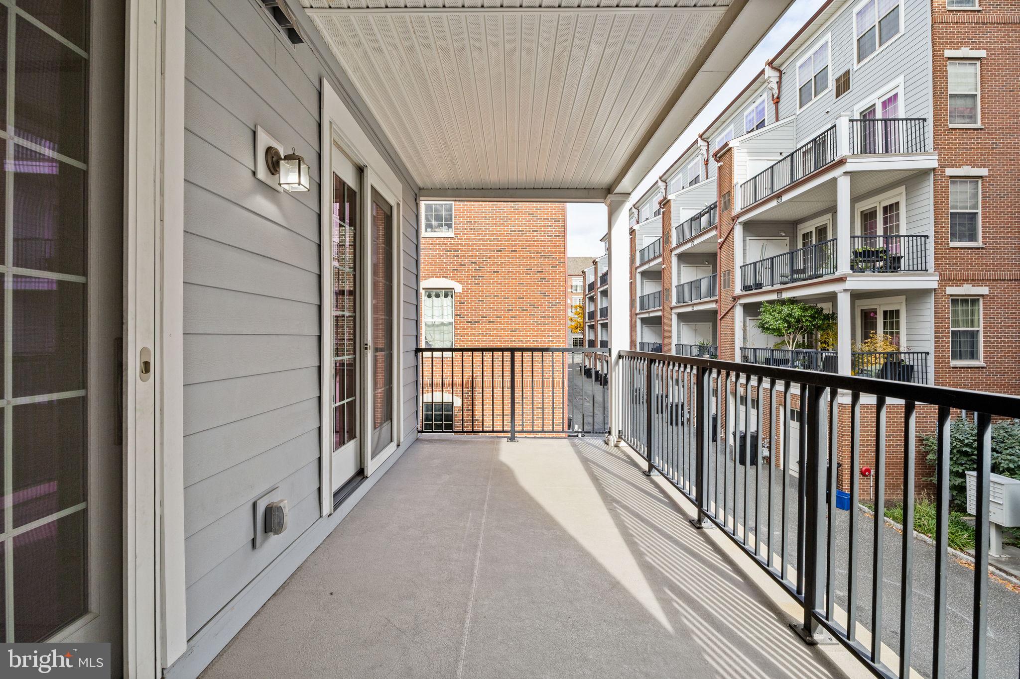 NAVAL SQUARE - Residential