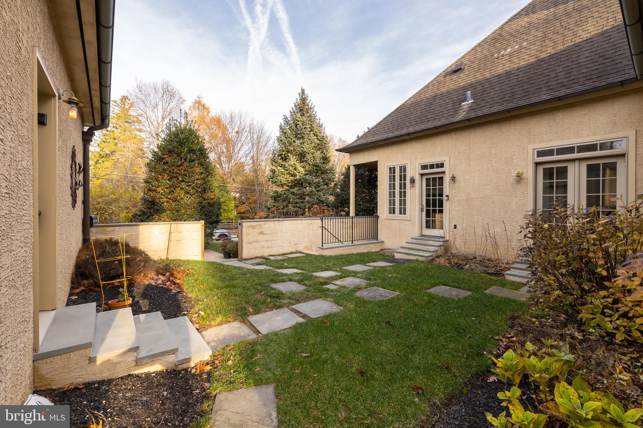 CHESTNUT HILL - Residential