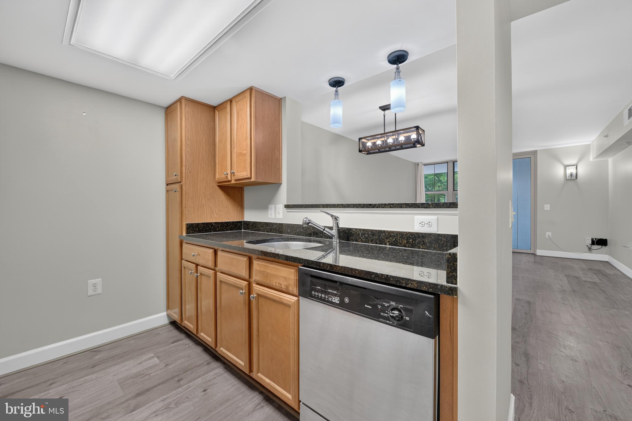 11800 SUNSET HILLS ROAD 212