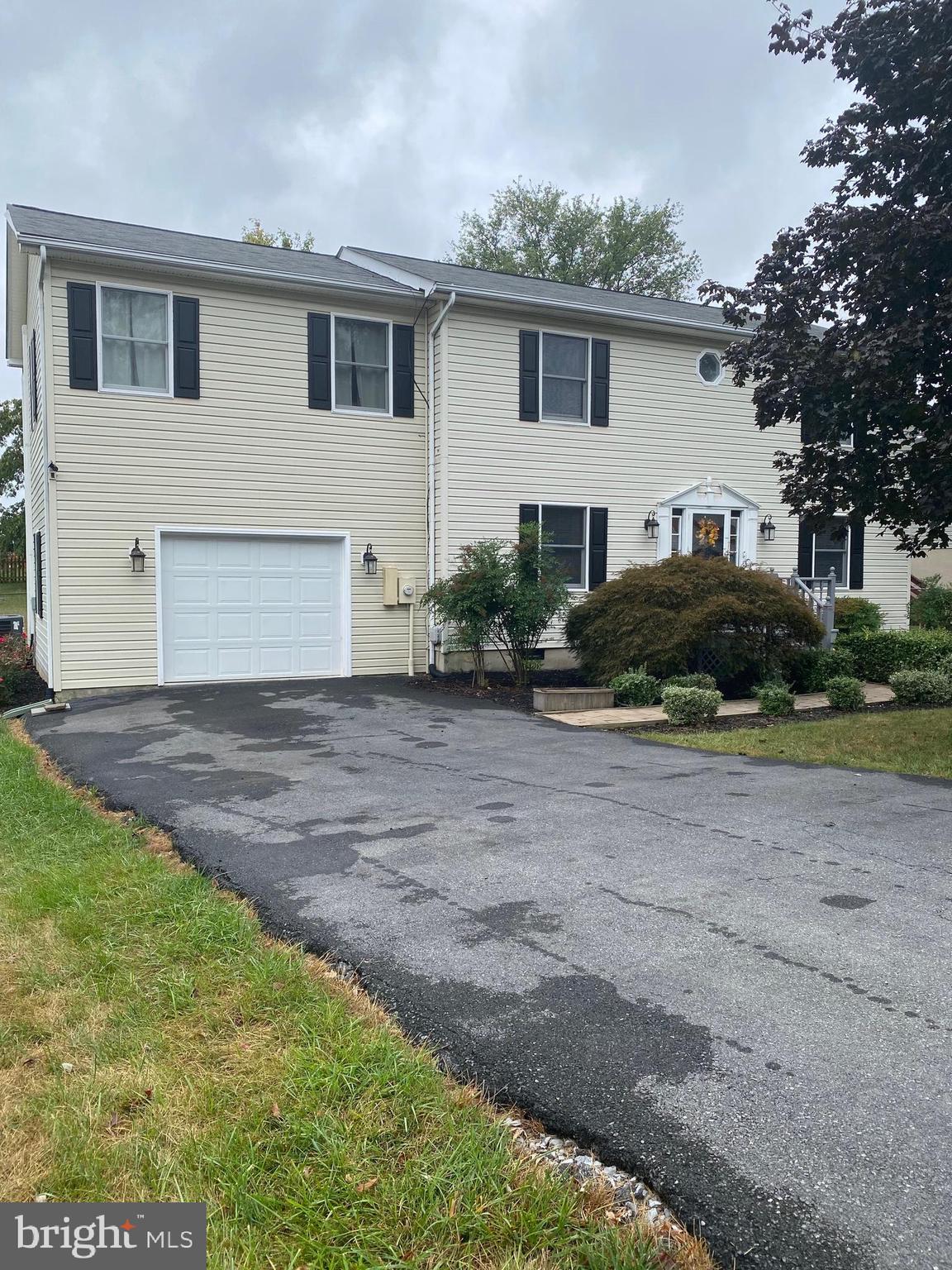 GREENWOOD HEIGHTS - Residential Lease