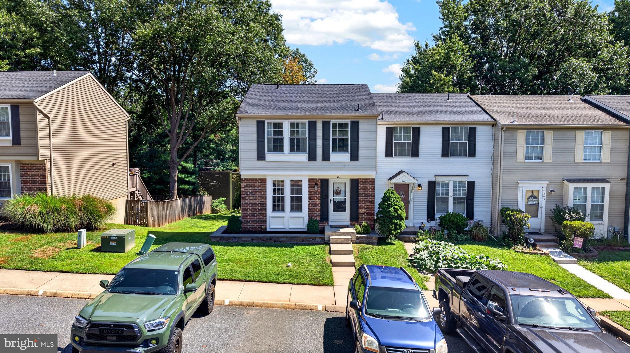 201 LODGECLIFF COURT