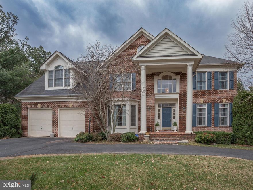 LARGE FURNISHED RENTAL HOME IN  DESIRABLE MCLEAN LOCATION AVAILABLE MID SEPTEMBER  GOURMET KITCHEN W/TOP OF THE LINE APPLIANCES*FAMILY ROOM  WITH VAULTED CEILING OFF OF EATING AREA OF KITCHEN*SCREENED PORCH OFF KITCHEN*LARGE MUDROOM W/STACKABLE LAUNDRY*MAIN LEVEL BEDROOM/OFFICE*FULL BATH ON MAIN LVL*4 BDRMS/3BATHS UPPER LVL WITH 2ND W/D IN HALL*LUXURIOUS MASTER BATH* LG LL REC ROOM W/FIREPLACE AND BAR* LARGE FENCED REAR YARD*CLOSE TO METROS, TYSONS, DOWNTOWN MCLEAN, DC AND MARYLAND.
****PLEASE NOTE MOST FURNITURE HAS BEEN REPLACED WITH NEWER "WEST ELM  LIKE" FURNISHINGS