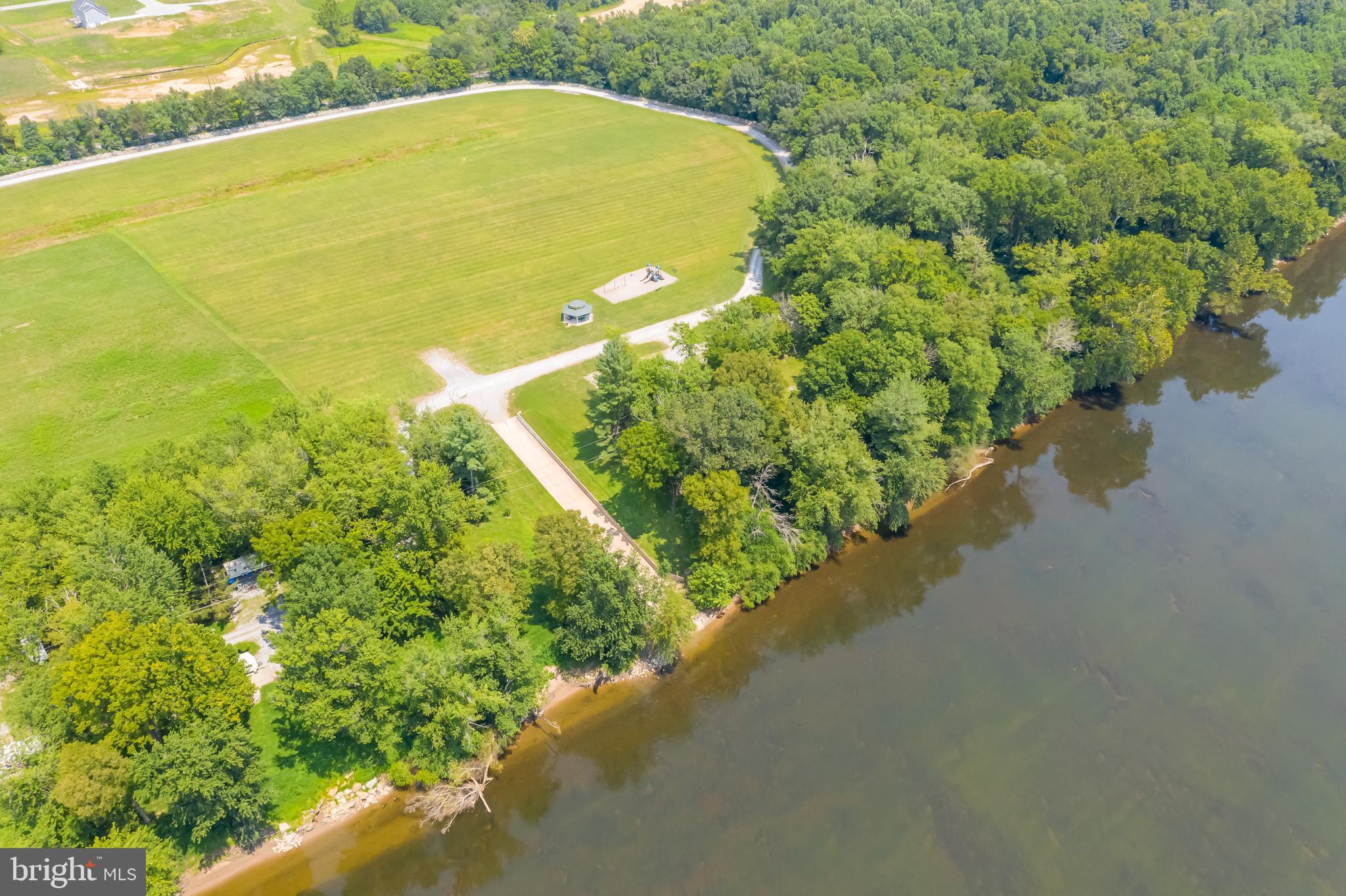 BROOKFIELD ON THE POTOMAC - Residential