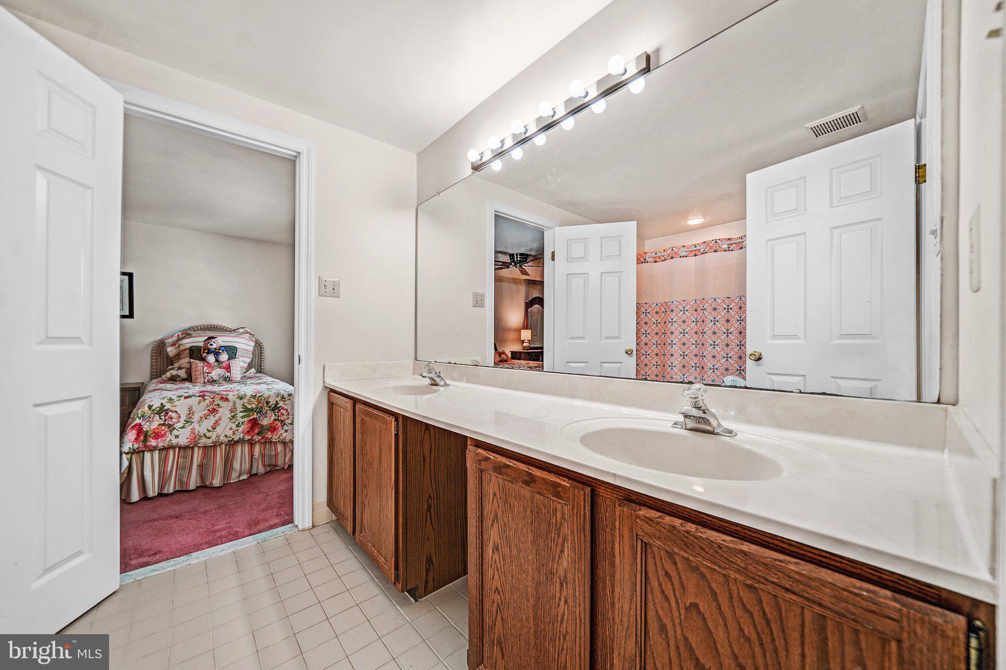 WILLISTOWN WOODS - Residential