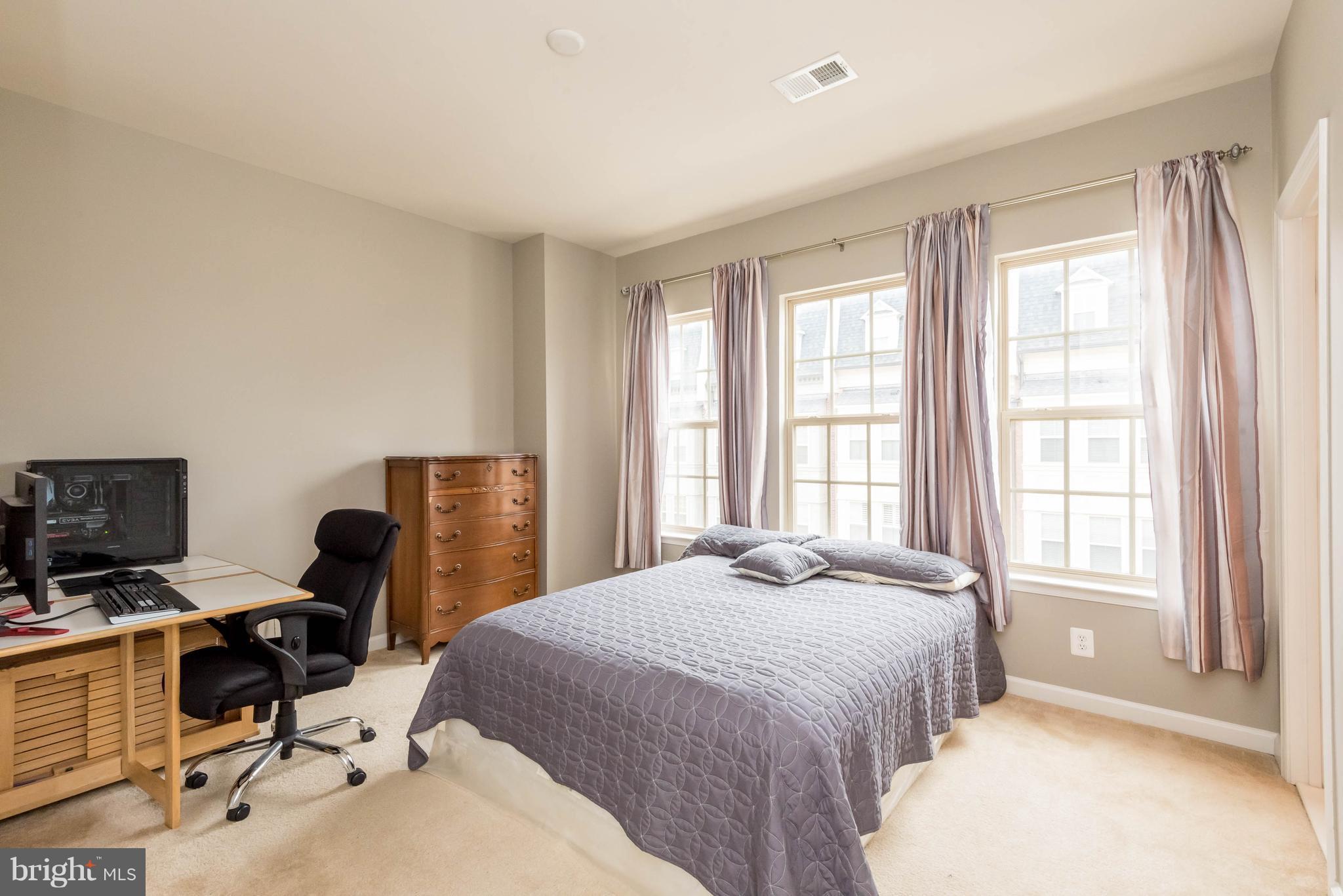 POTOMAC OVERLOOK CONDO - Residential