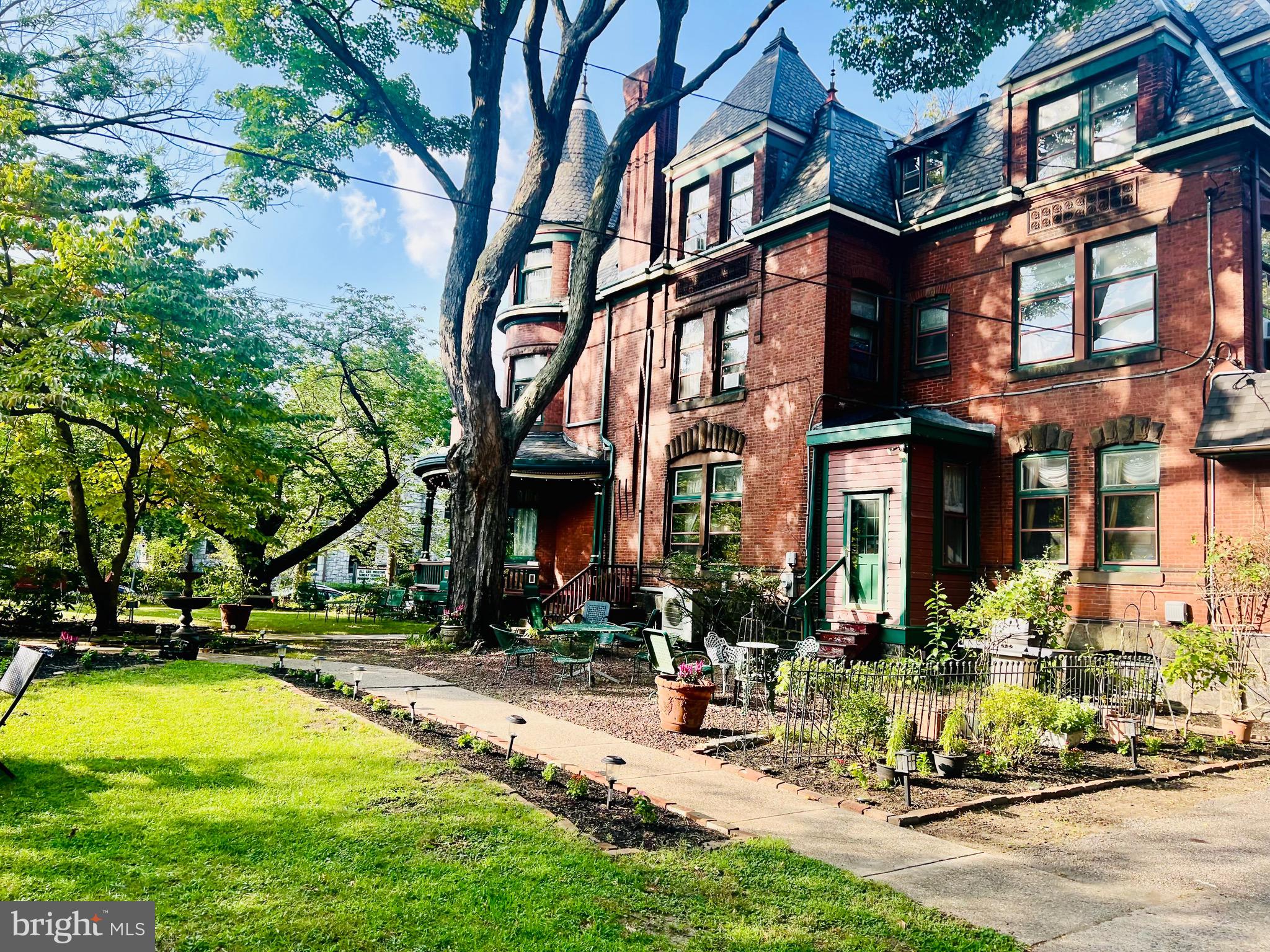 UNIVERSITY CITY - Residential