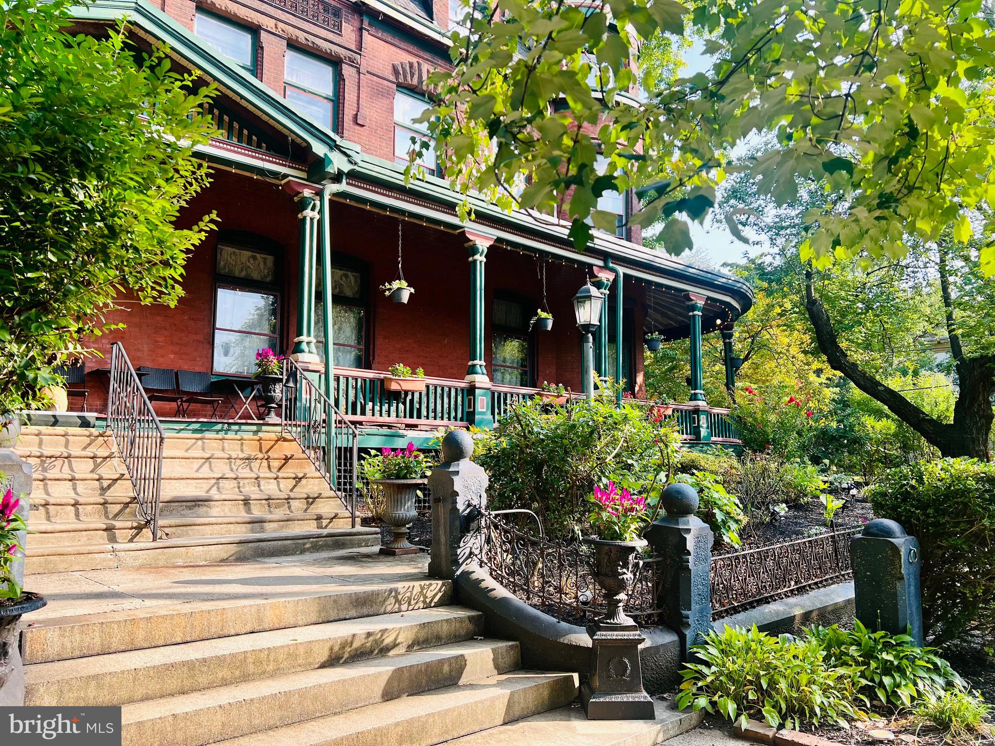 UNIVERSITY CITY - Residential