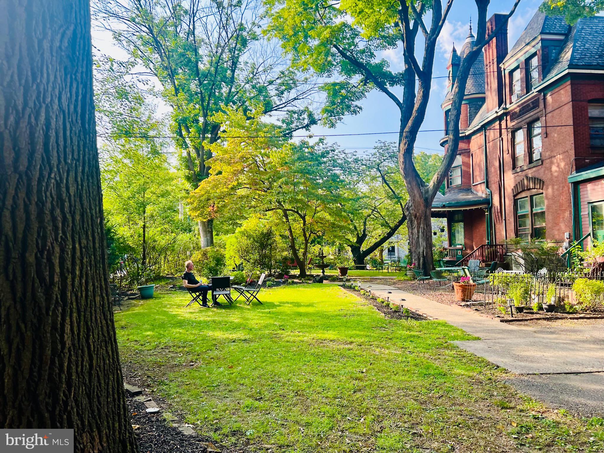 UNIVERSITY CITY - Residential