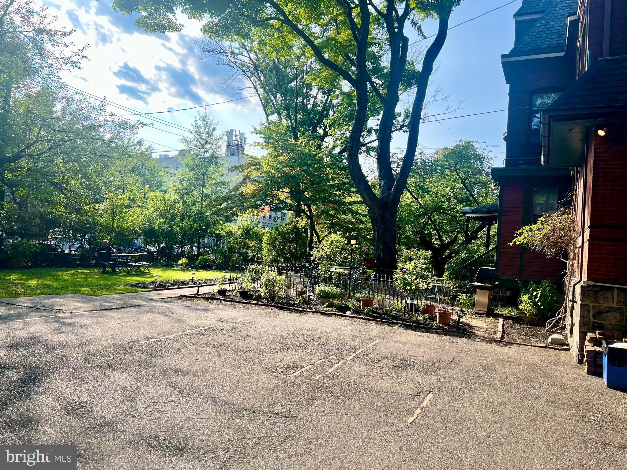 UNIVERSITY CITY - Residential