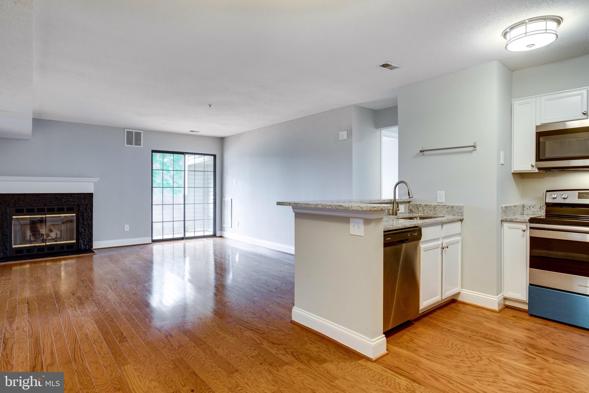 VICTORIA CROSSINGS AT MANCHESTER LAKES - Residential