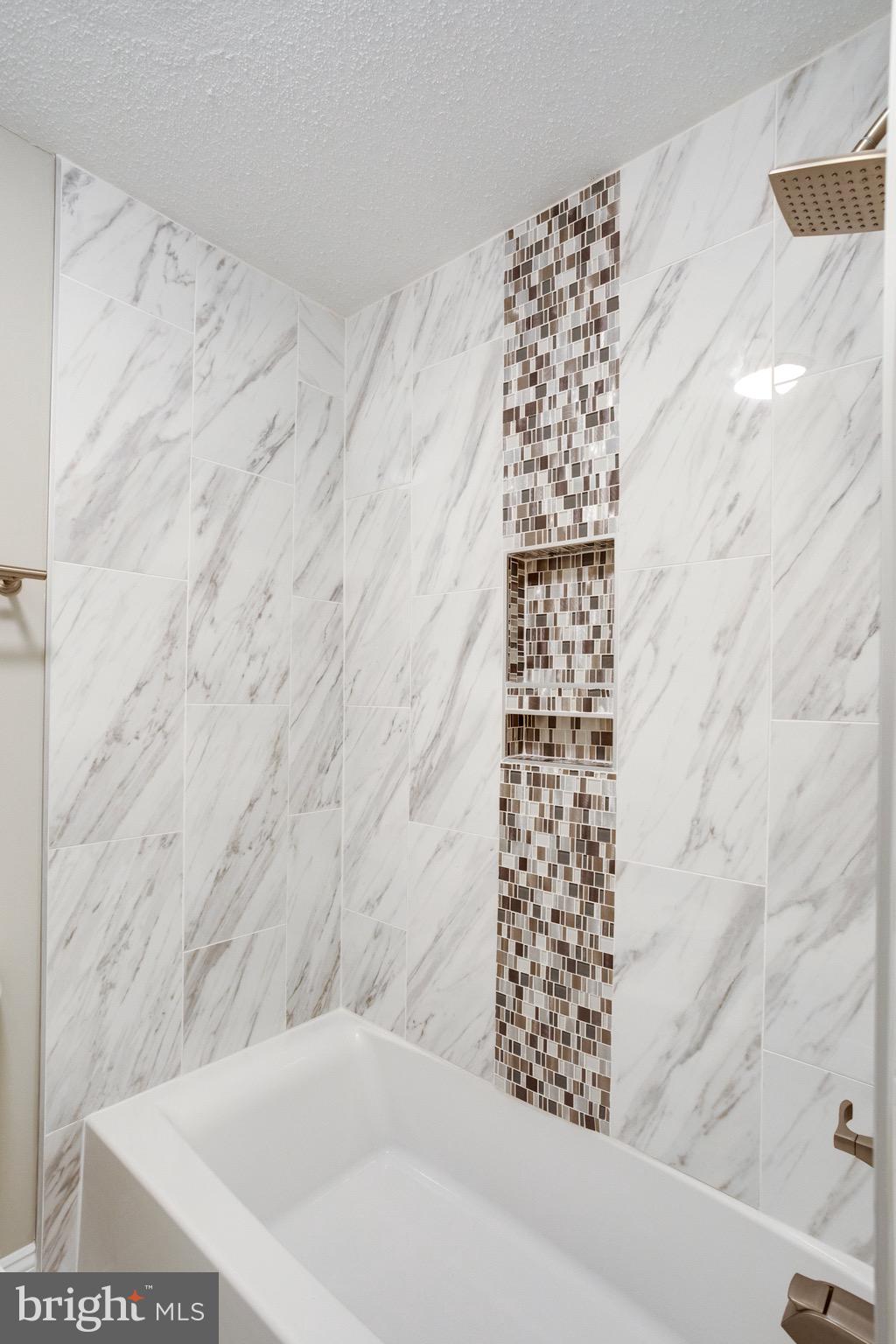 VICTORIA CROSSINGS AT MANCHESTER LAKES - Residential