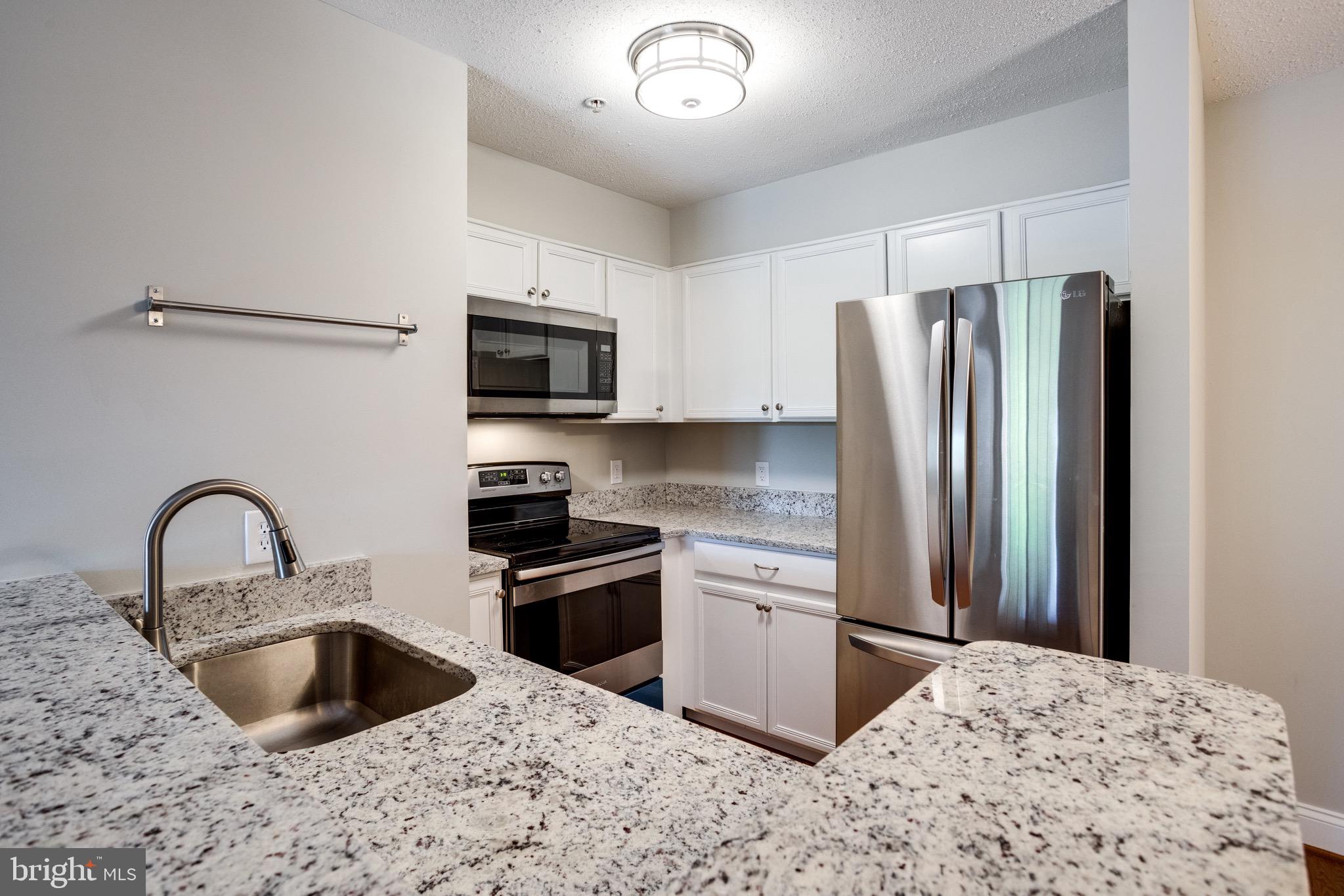 VICTORIA CROSSINGS AT MANCHESTER LAKES - Residential