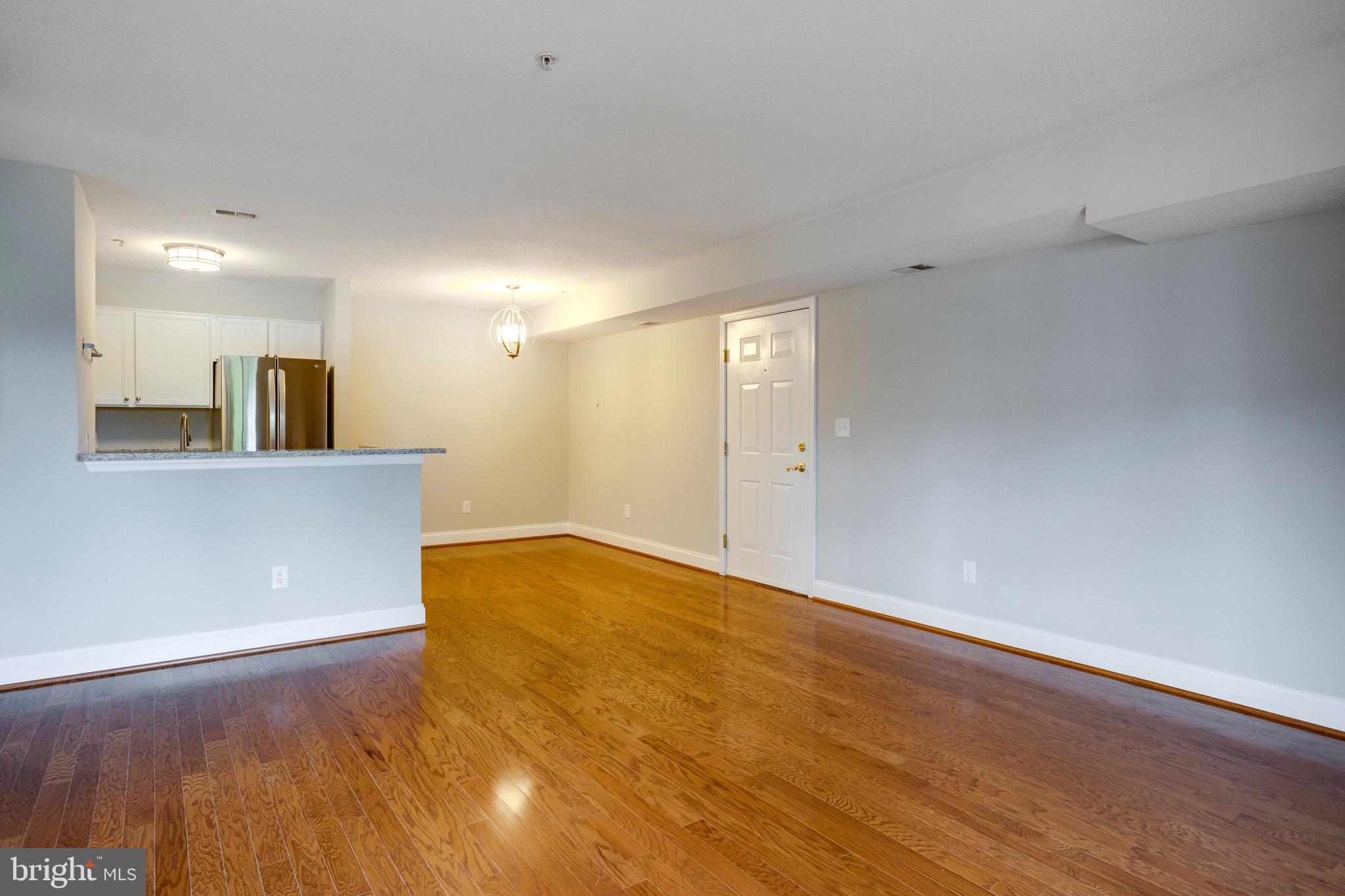 VICTORIA CROSSINGS AT MANCHESTER LAKES - Residential