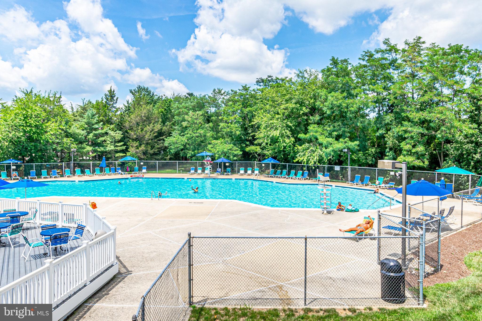 VICTORIA CROSSINGS AT MANCHESTER LAKES - Residential