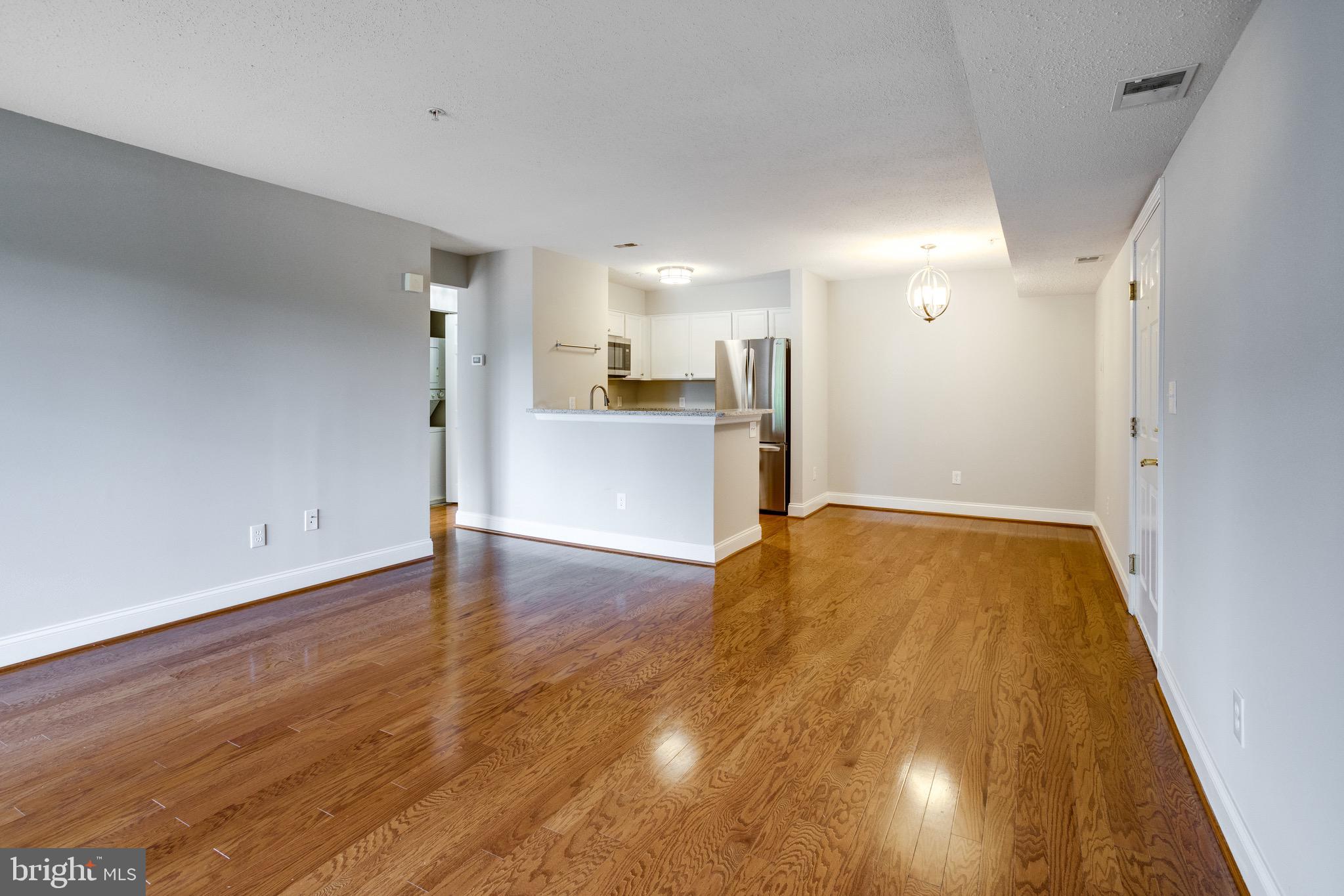 VICTORIA CROSSINGS AT MANCHESTER LAKES - Residential