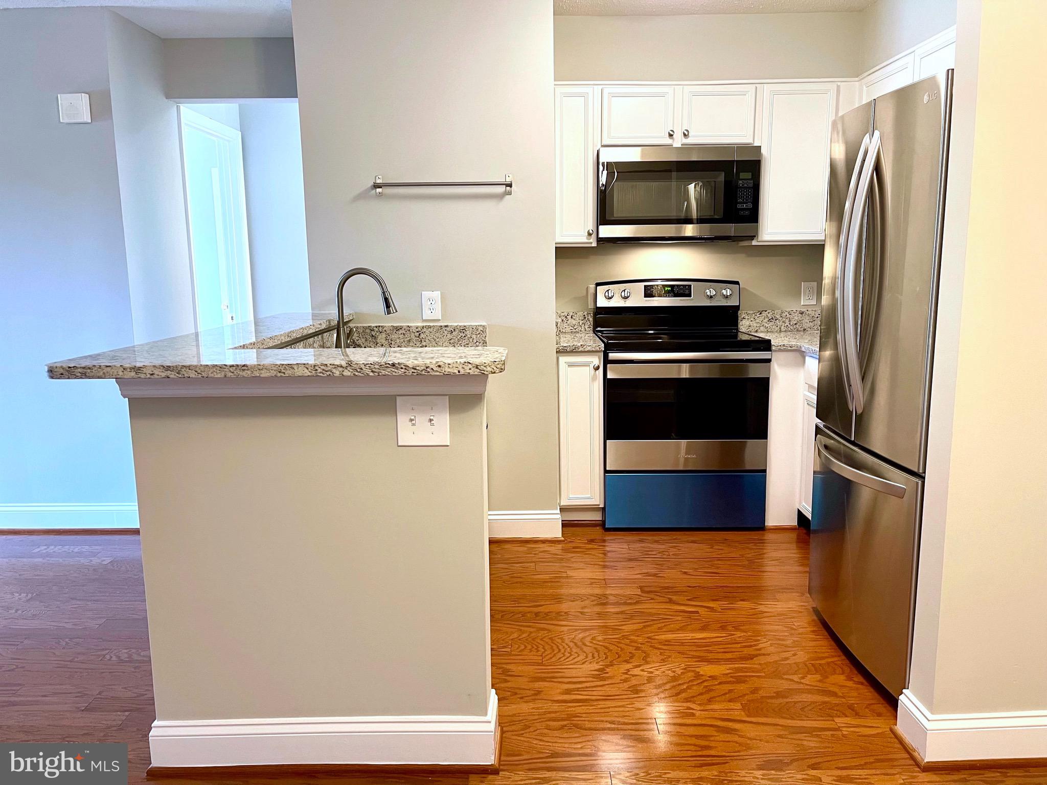 VICTORIA CROSSINGS AT MANCHESTER LAKES - Residential