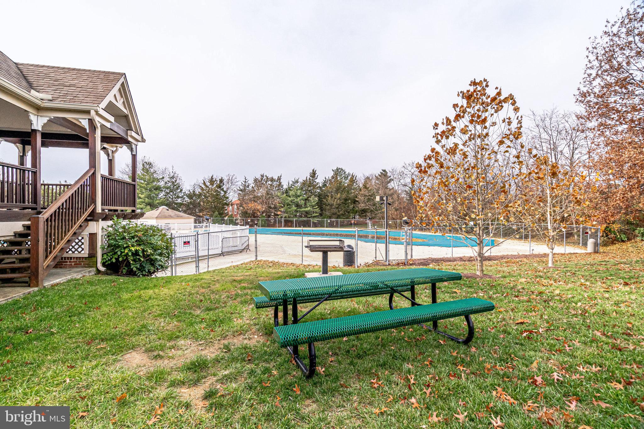 VICTORIA CROSSINGS AT MANCHESTER LAKES - Residential