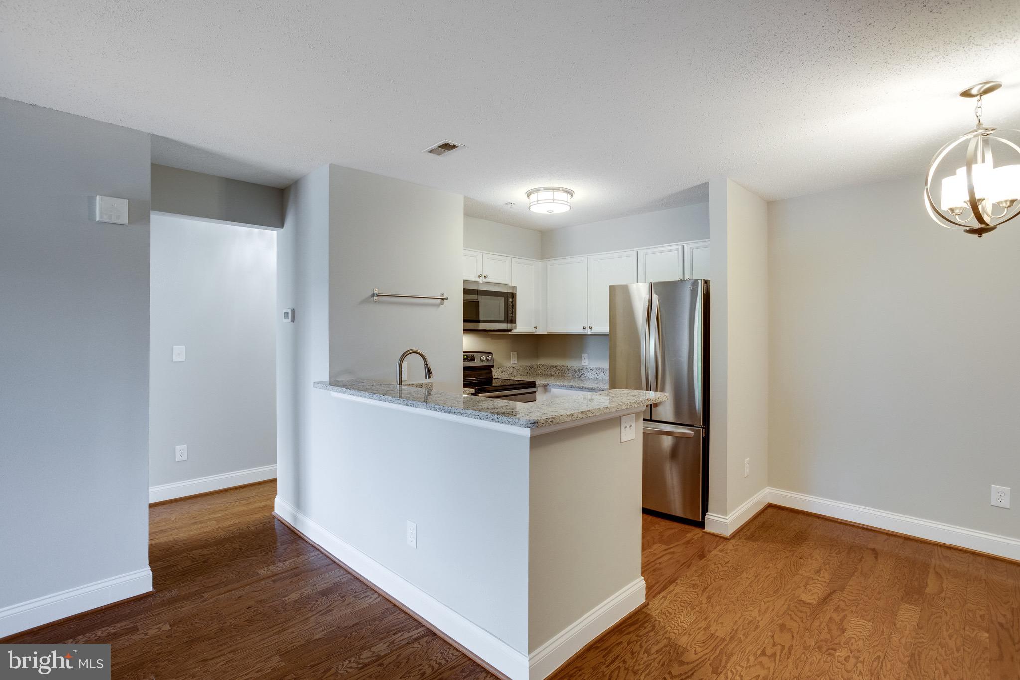 VICTORIA CROSSINGS AT MANCHESTER LAKES - Residential