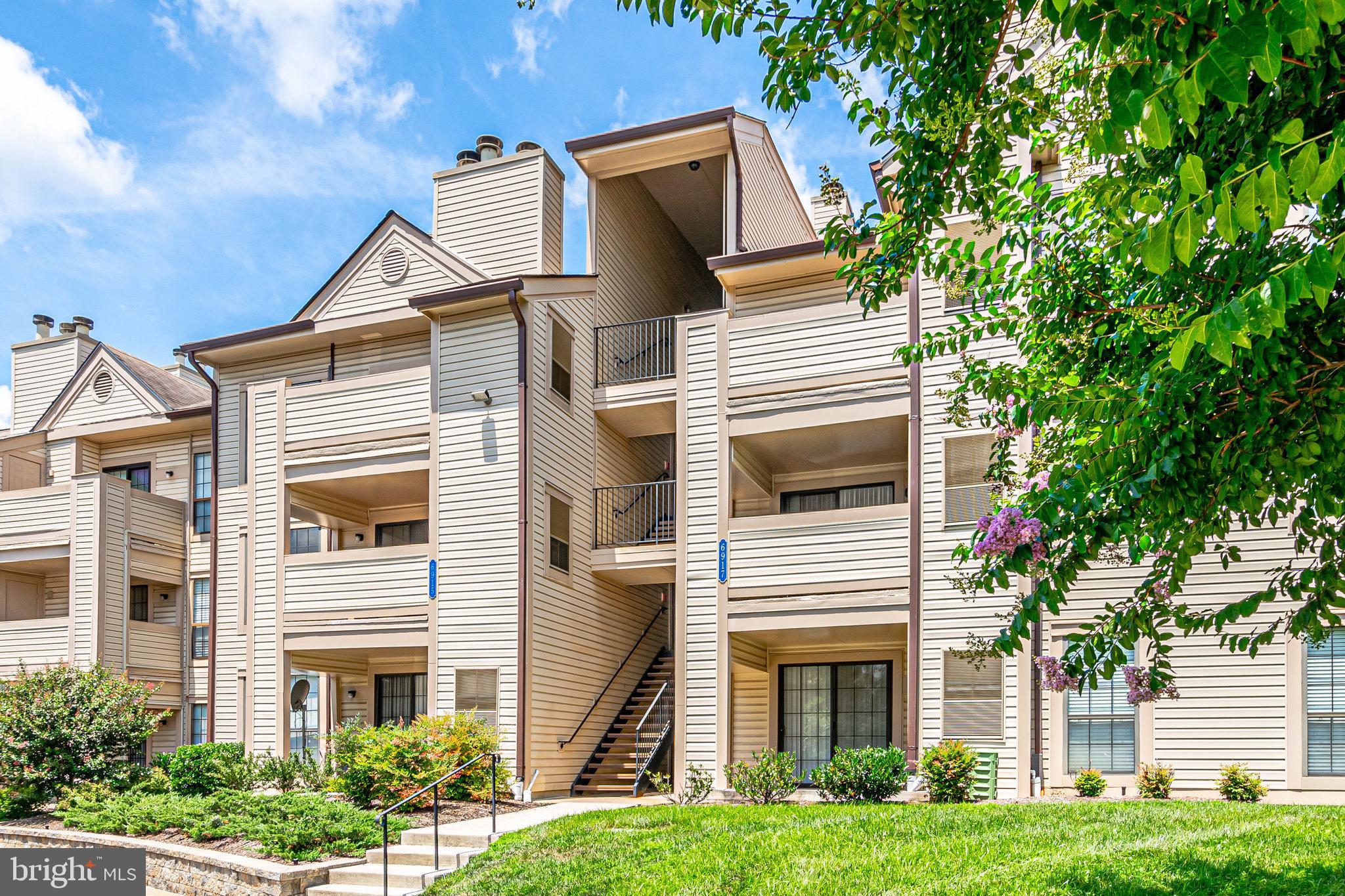 VICTORIA CROSSINGS AT MANCHESTER LAKES - Residential