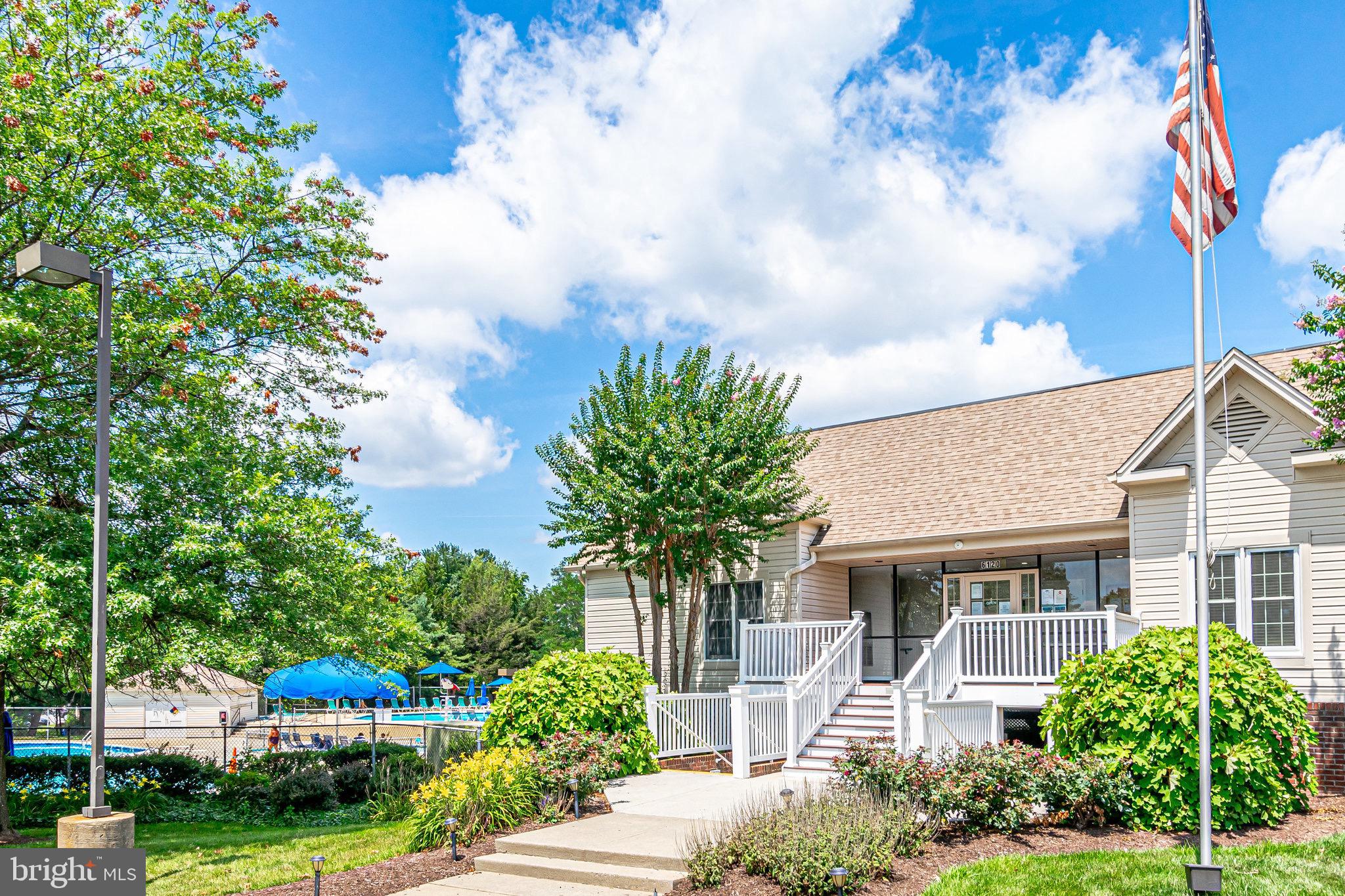 VICTORIA CROSSINGS AT MANCHESTER LAKES - Residential