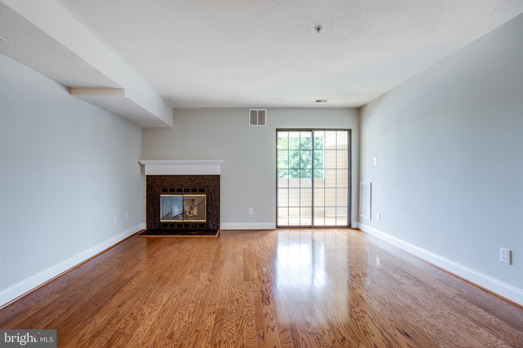 VICTORIA CROSSINGS AT MANCHESTER LAKES - Residential