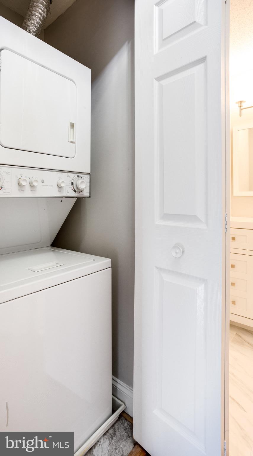 VICTORIA CROSSINGS AT MANCHESTER LAKES - Residential