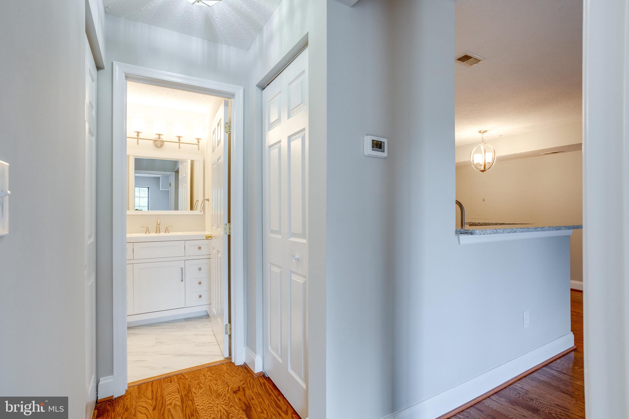 VICTORIA CROSSINGS AT MANCHESTER LAKES - Residential