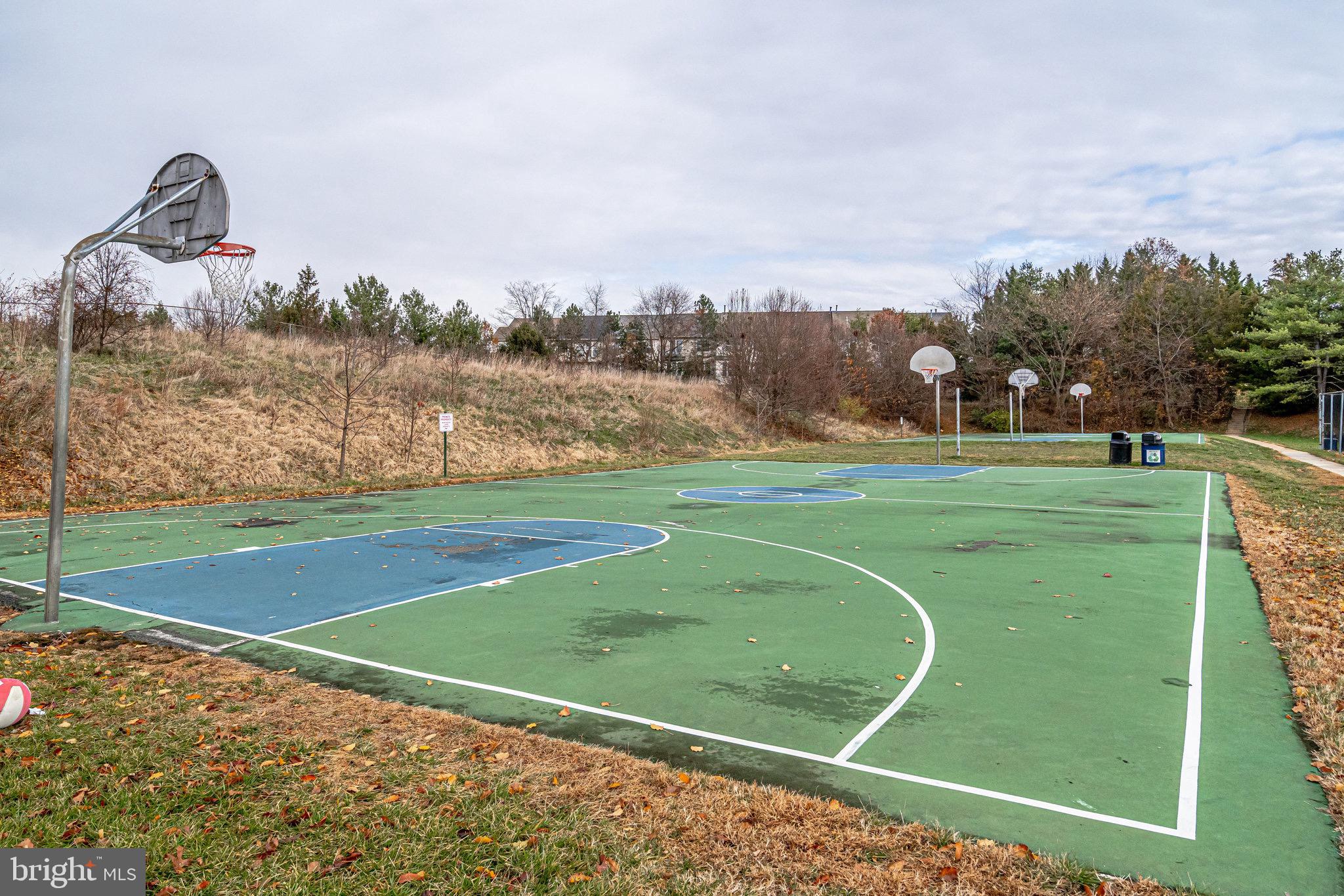 VICTORIA CROSSINGS AT MANCHESTER LAKES - Residential
