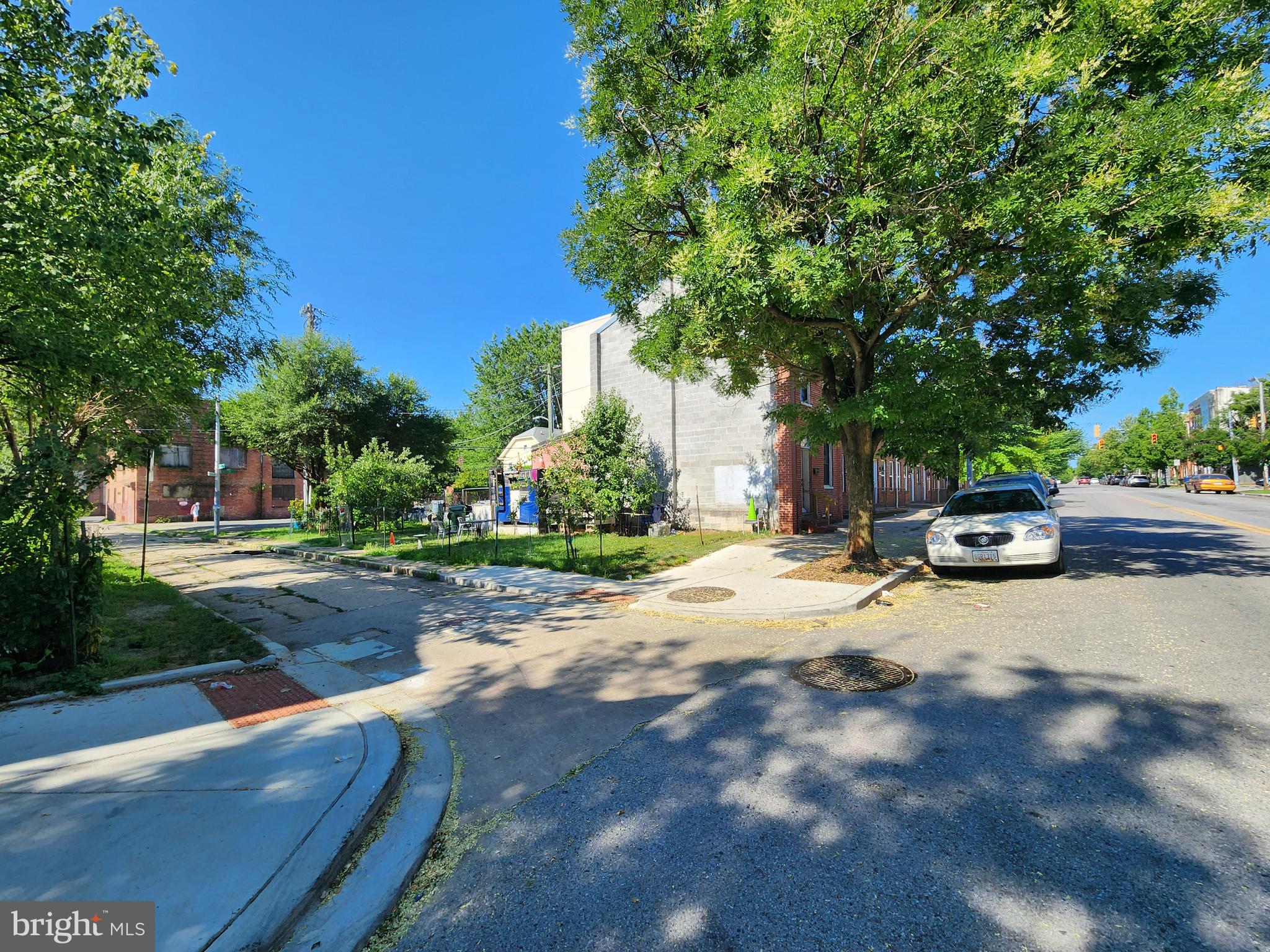 1019 W LOMBARD STREET