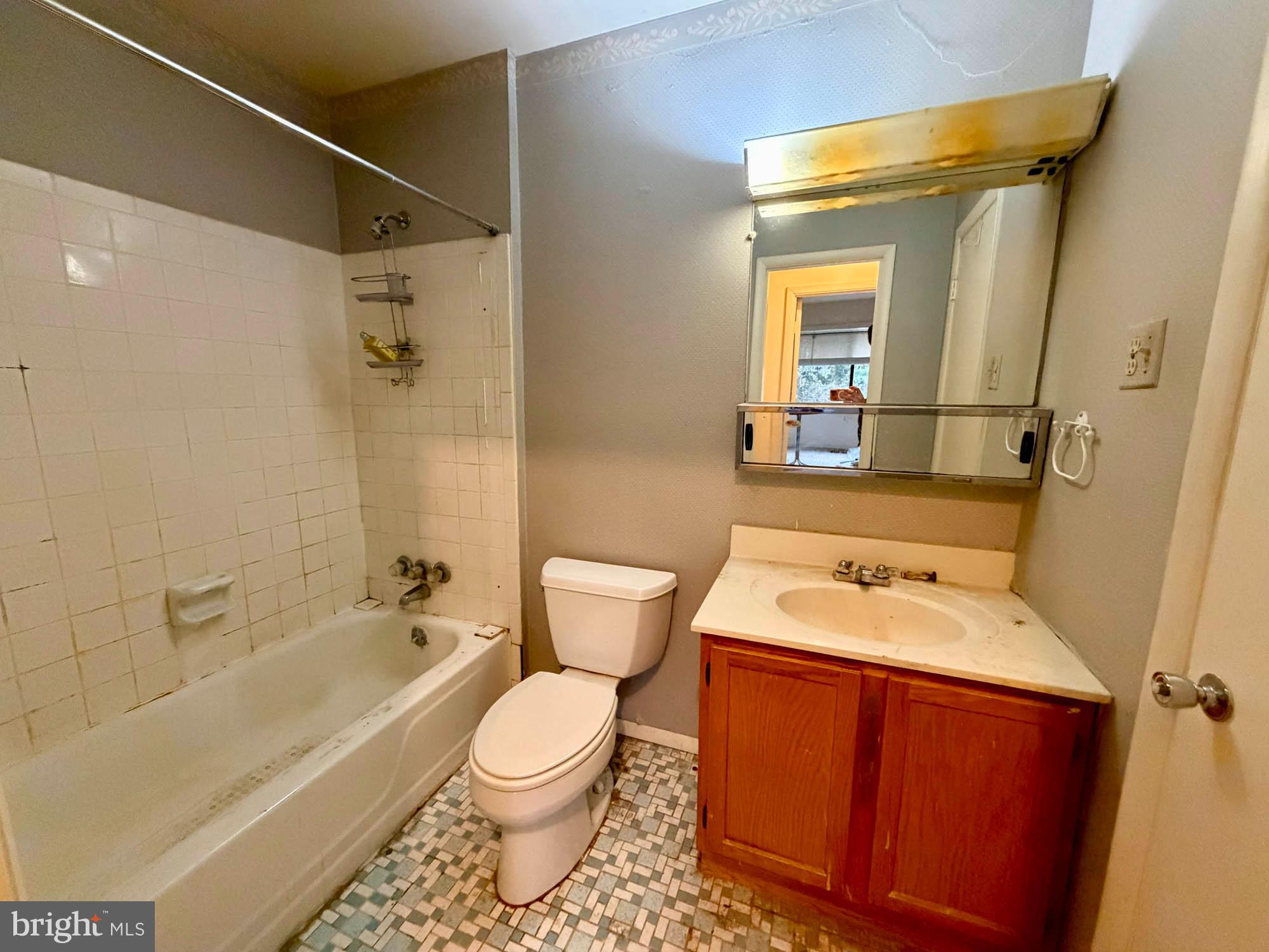 VILLAGE OF OAKLAND MILLS - Residential