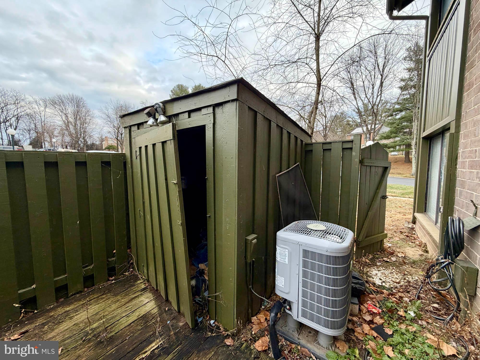 VILLAGE OF OAKLAND MILLS - Residential