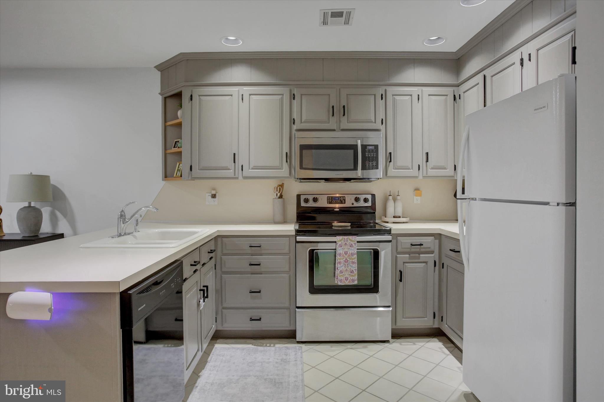 PENN NATIONAL ESTATES - Residential