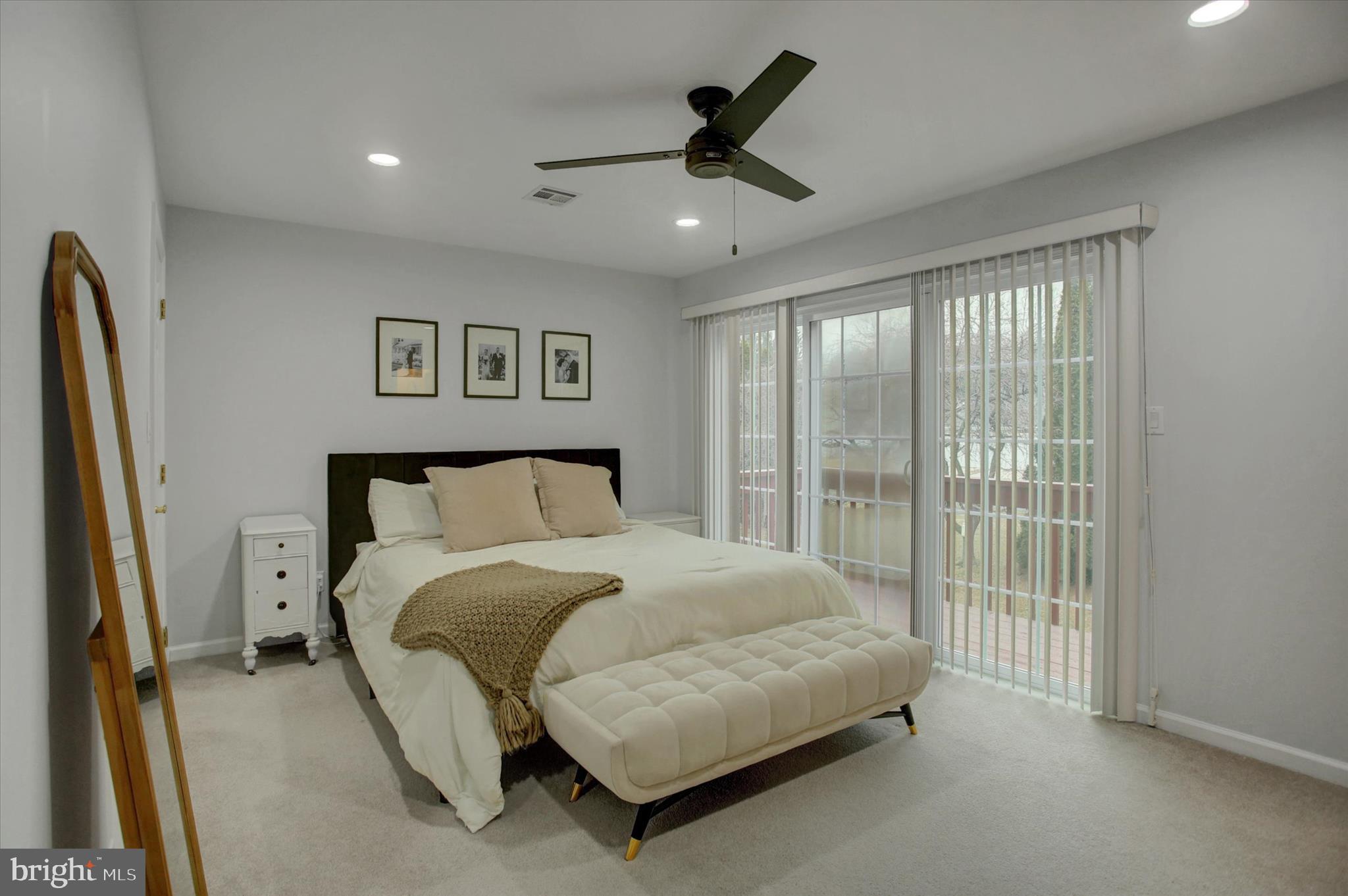 PENN NATIONAL ESTATES - Residential