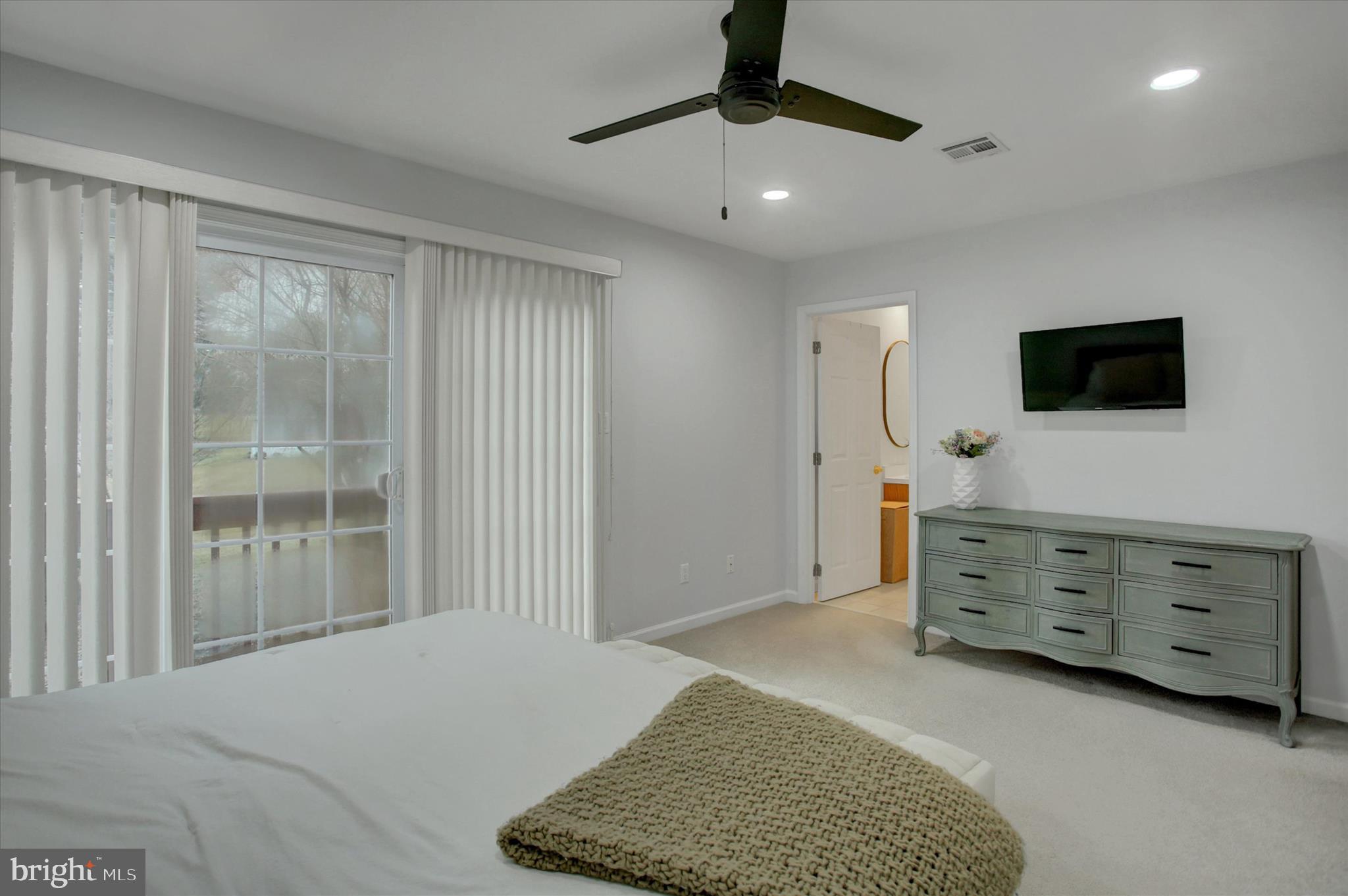 PENN NATIONAL ESTATES - Residential