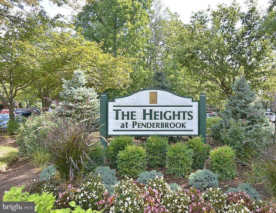 HEIGHTS AT PENDERBROOK - Residential