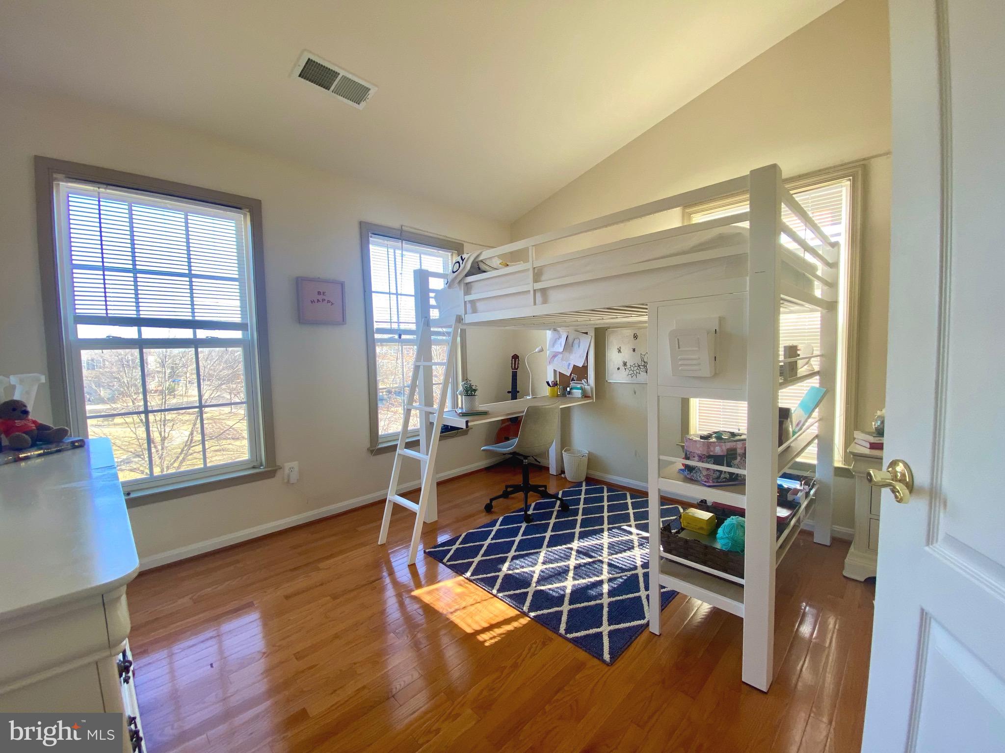 BROADLANDS SOUTH - Residential Lease