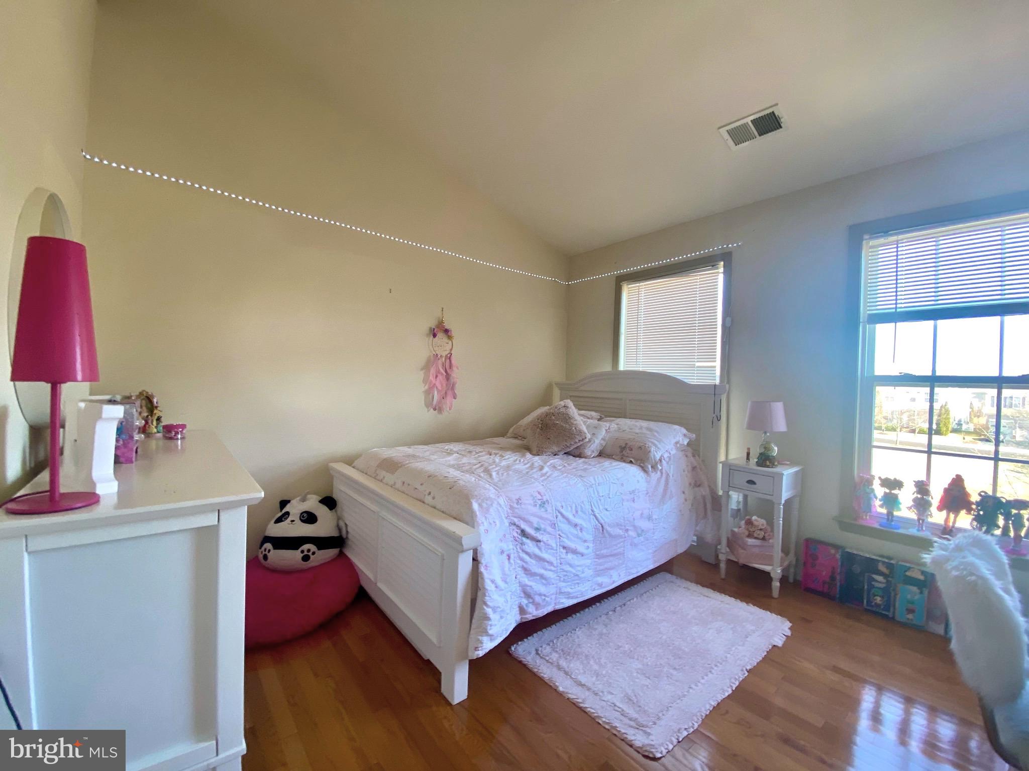 BROADLANDS SOUTH - Residential Lease