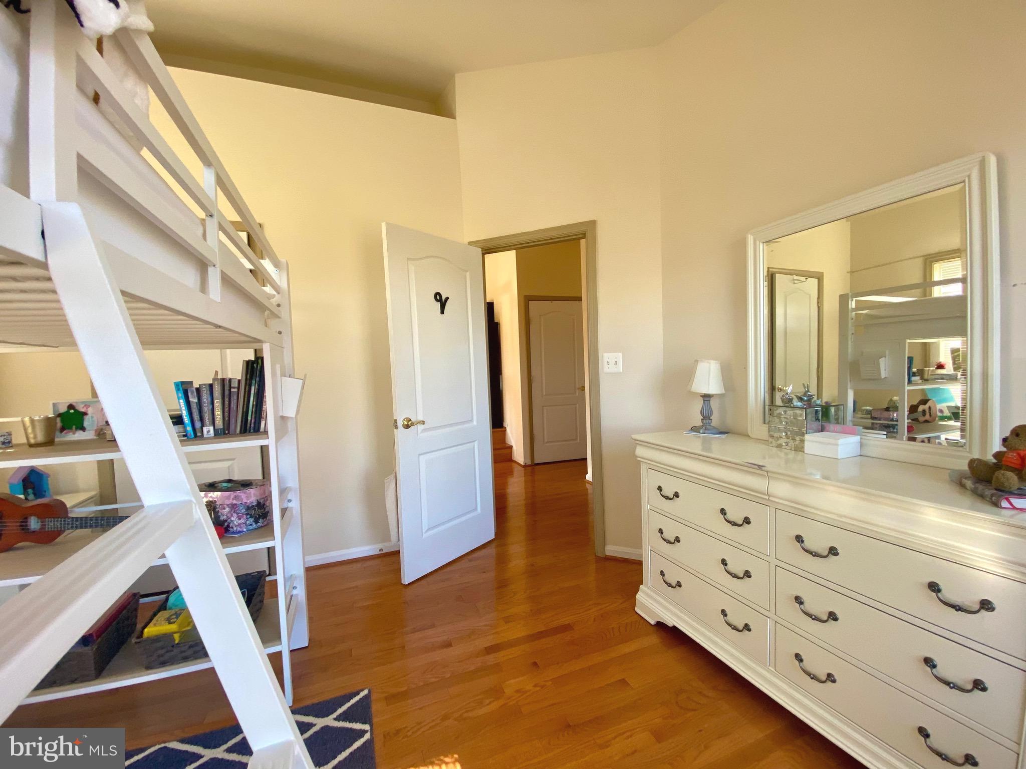 BROADLANDS SOUTH - Residential Lease