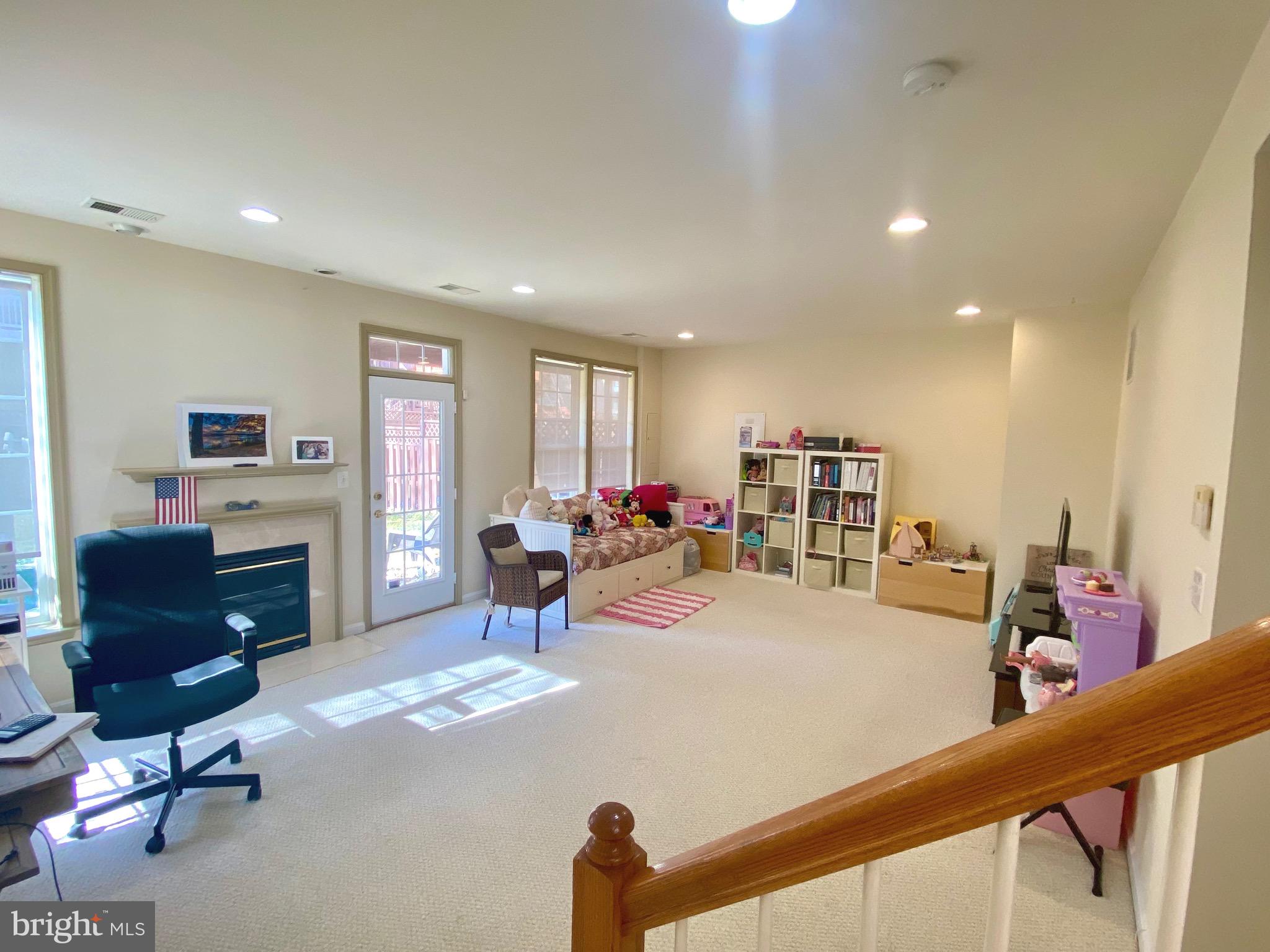 BROADLANDS SOUTH - Residential Lease