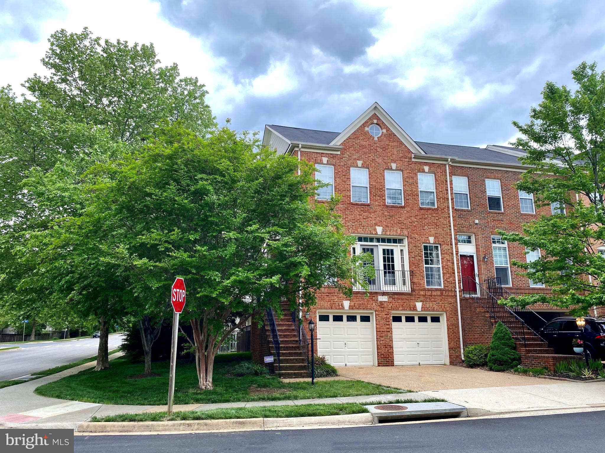 BROADLANDS SOUTH - Residential Lease