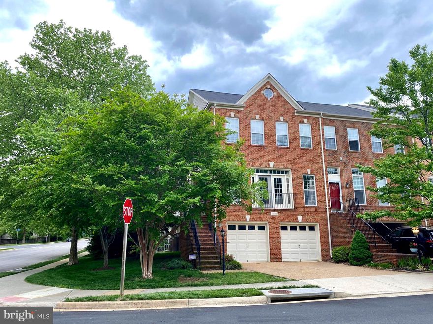 Best of Broadlands! Light fills this impeccably well maintained 3 Bedroom/3.5 Bath End Unit Townhouse. Enter to open concept Living and Dining Rooms. Bright modern Kitchen with adjacent lounge area and door leading to sunny upper deck. Gleaming hardwoods throughout the Main and Upper levels! The large Primary Bedroom suite has soaring cathedral ceiling. Fully finished basement Family/Rec Room with 3rd full bath and walkout to back yard. All occupants over 18yrs must apply individually. No smoking.