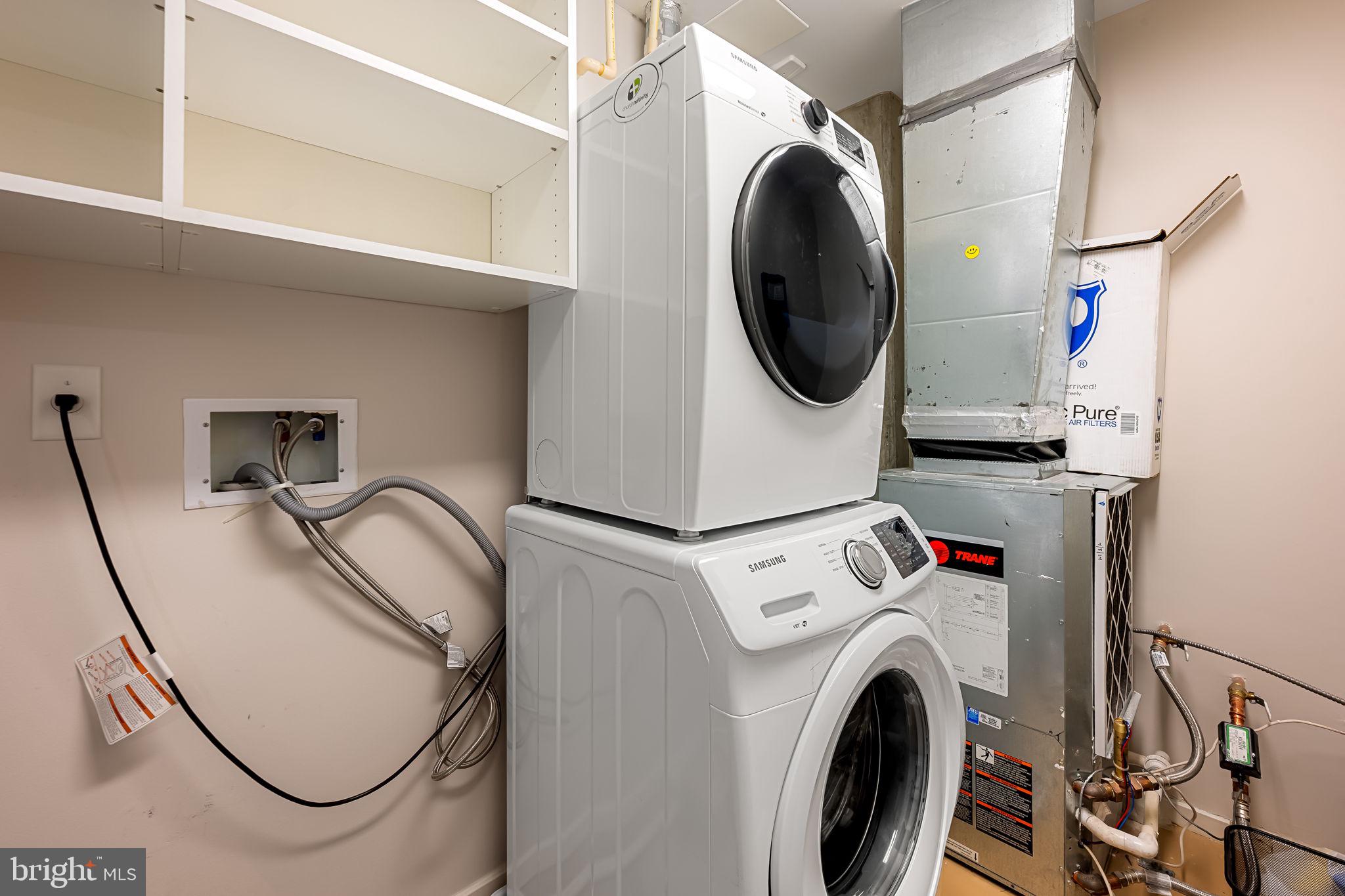 LOCUST POINT - Residential