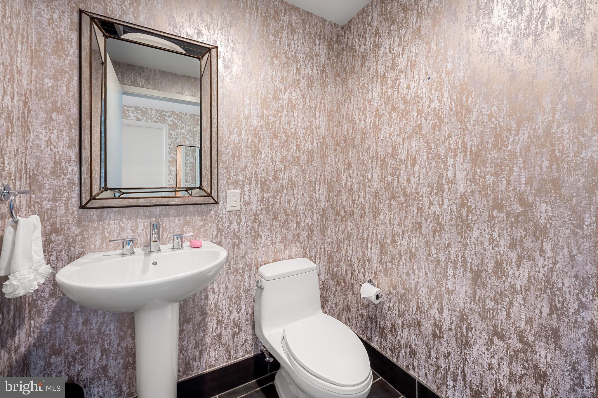 LOCUST POINT - Residential