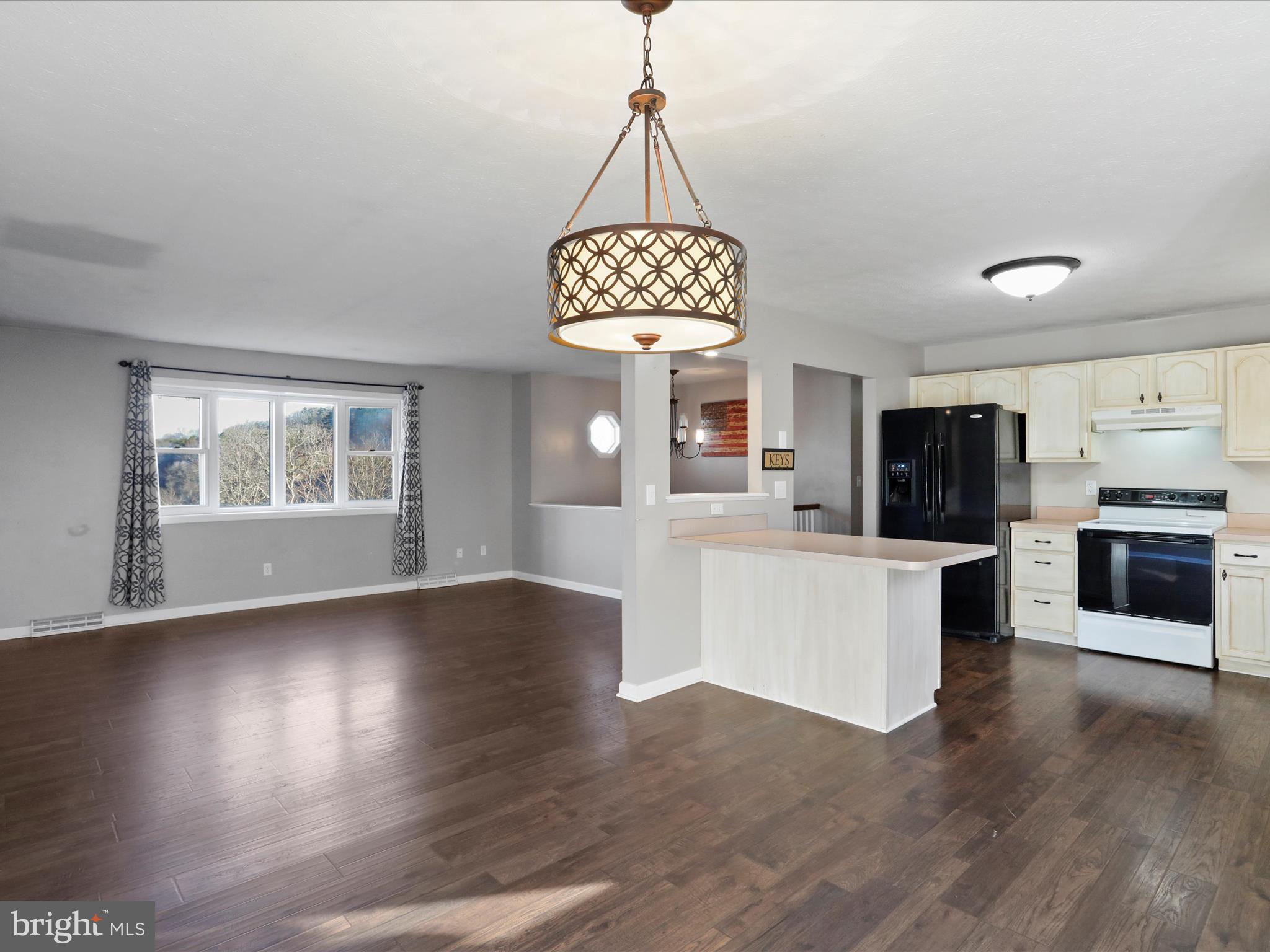 SUMMIT HILLS - Residential