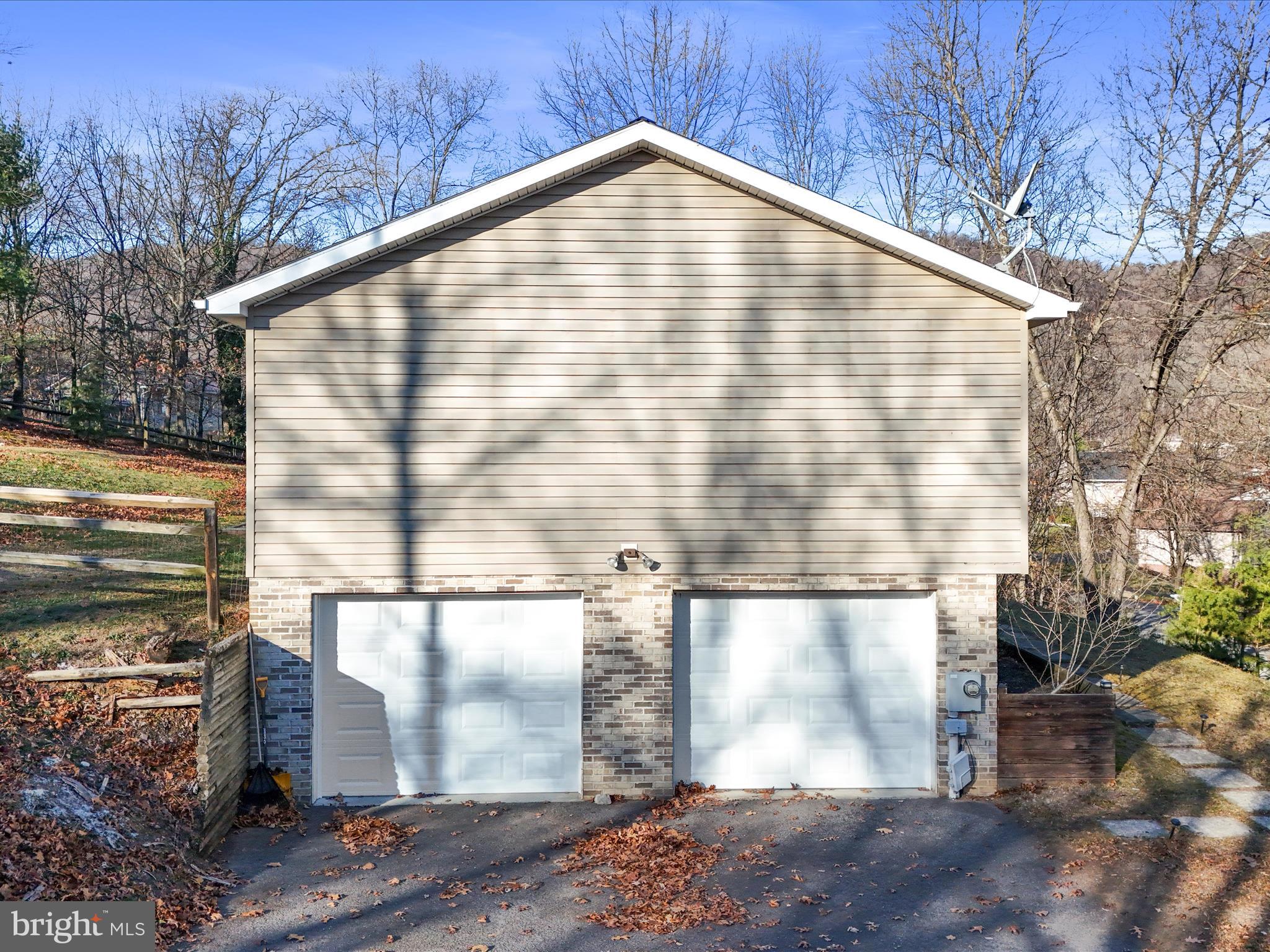 SUMMIT HILLS - Residential