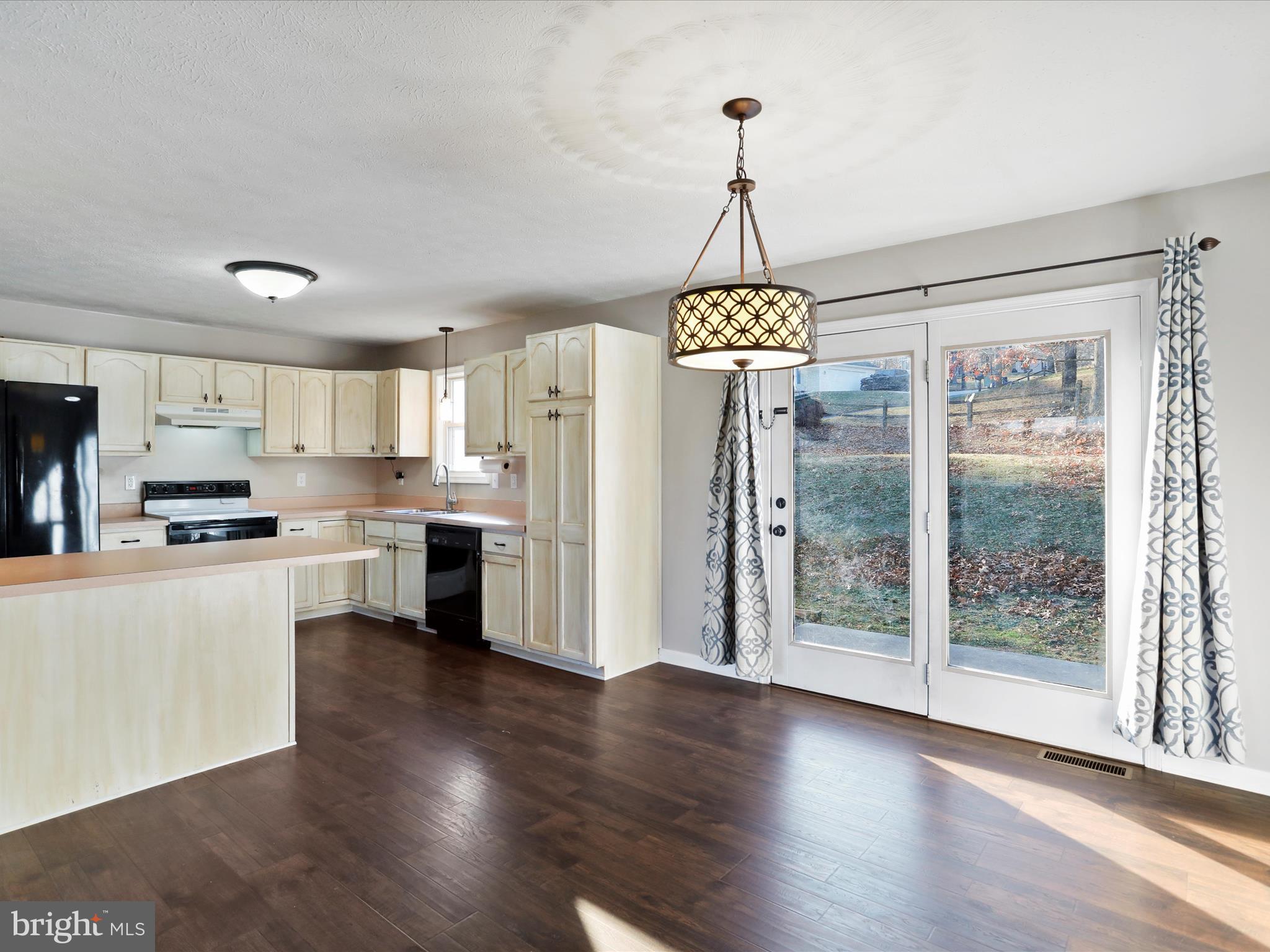 SUMMIT HILLS - Residential